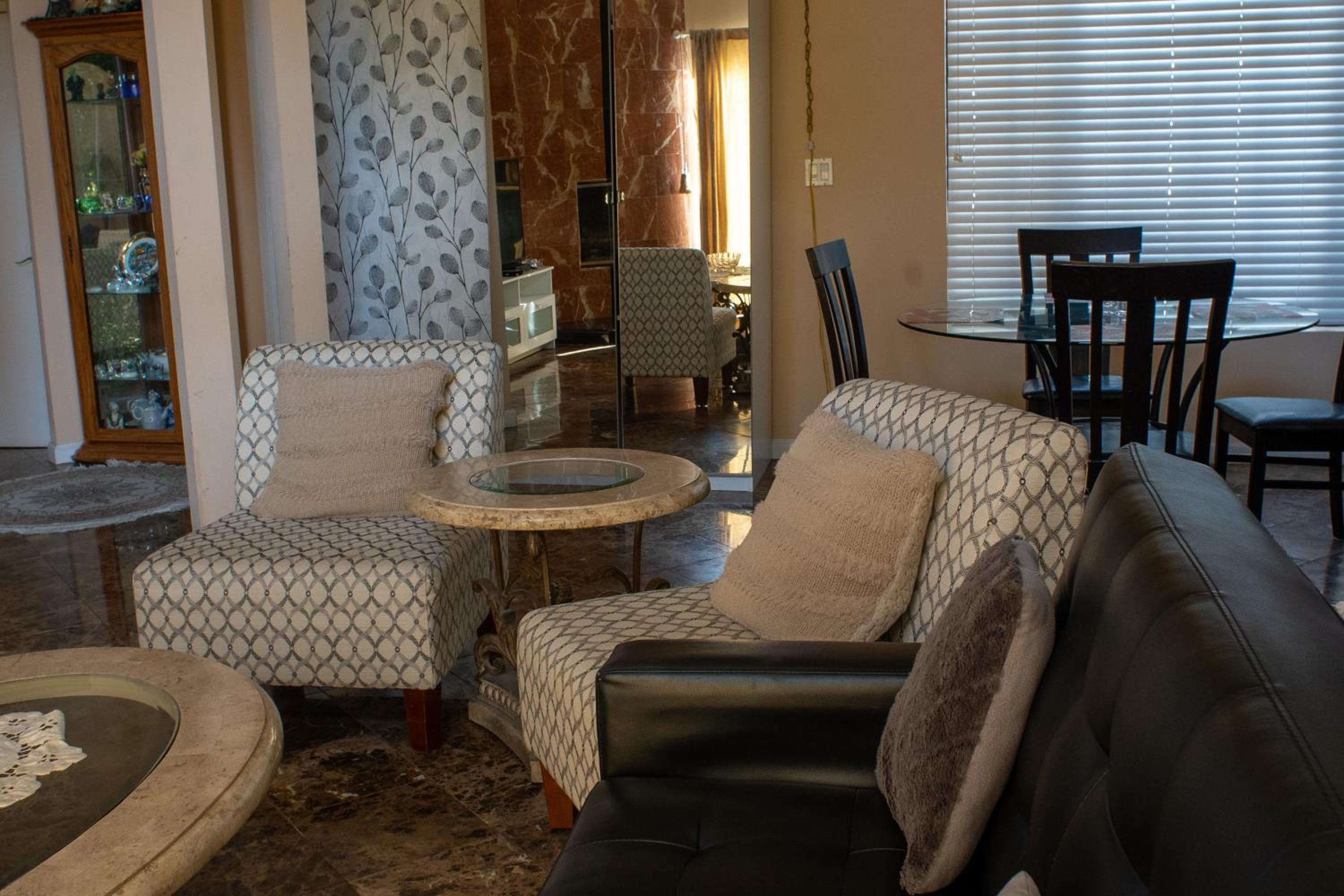 Large Luxury Studio with View in Santa Monica