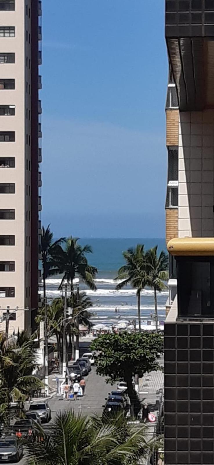 A180m da praia de Vila Caiçara