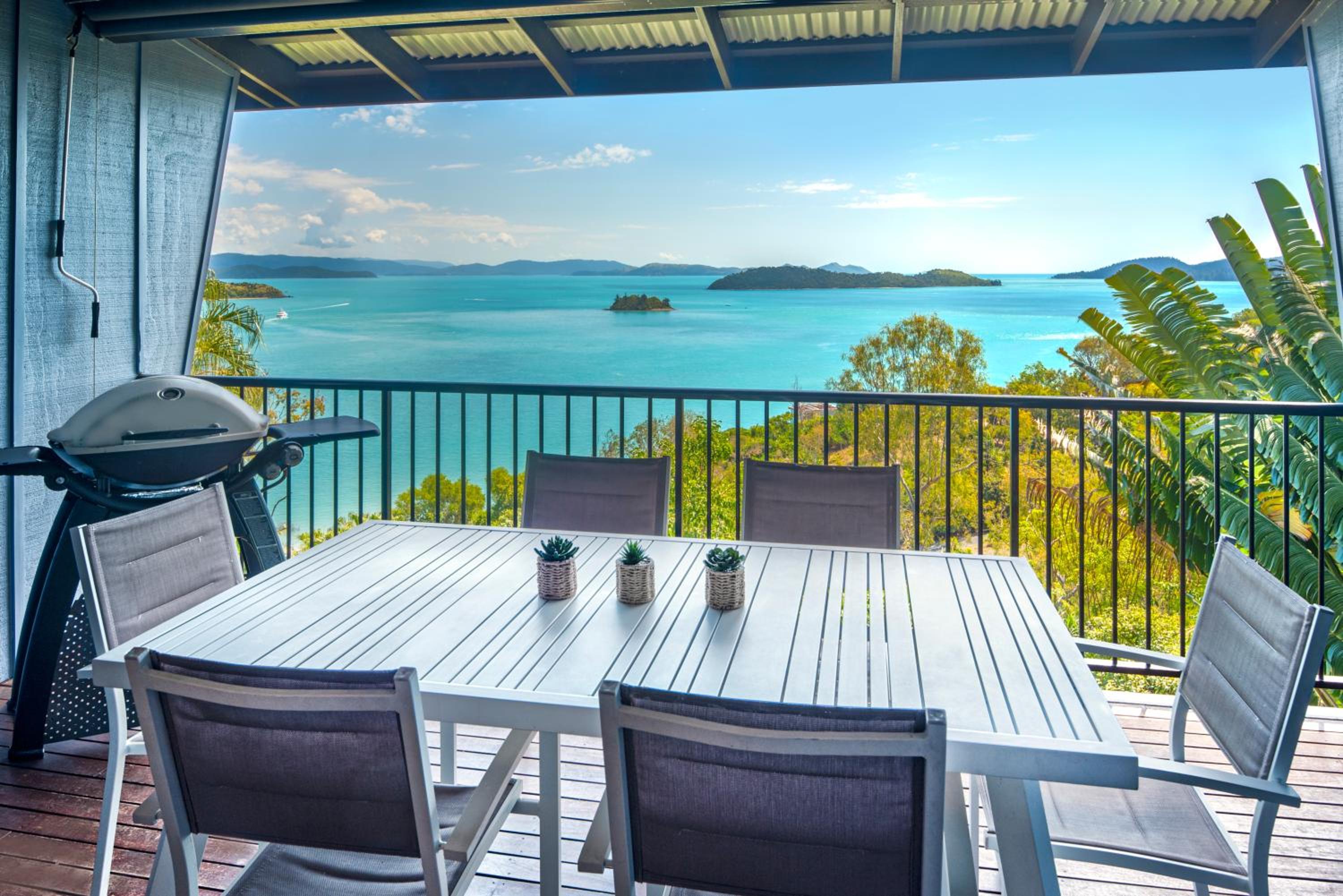 Panorama Apartments on Hamilton Island by HIHA