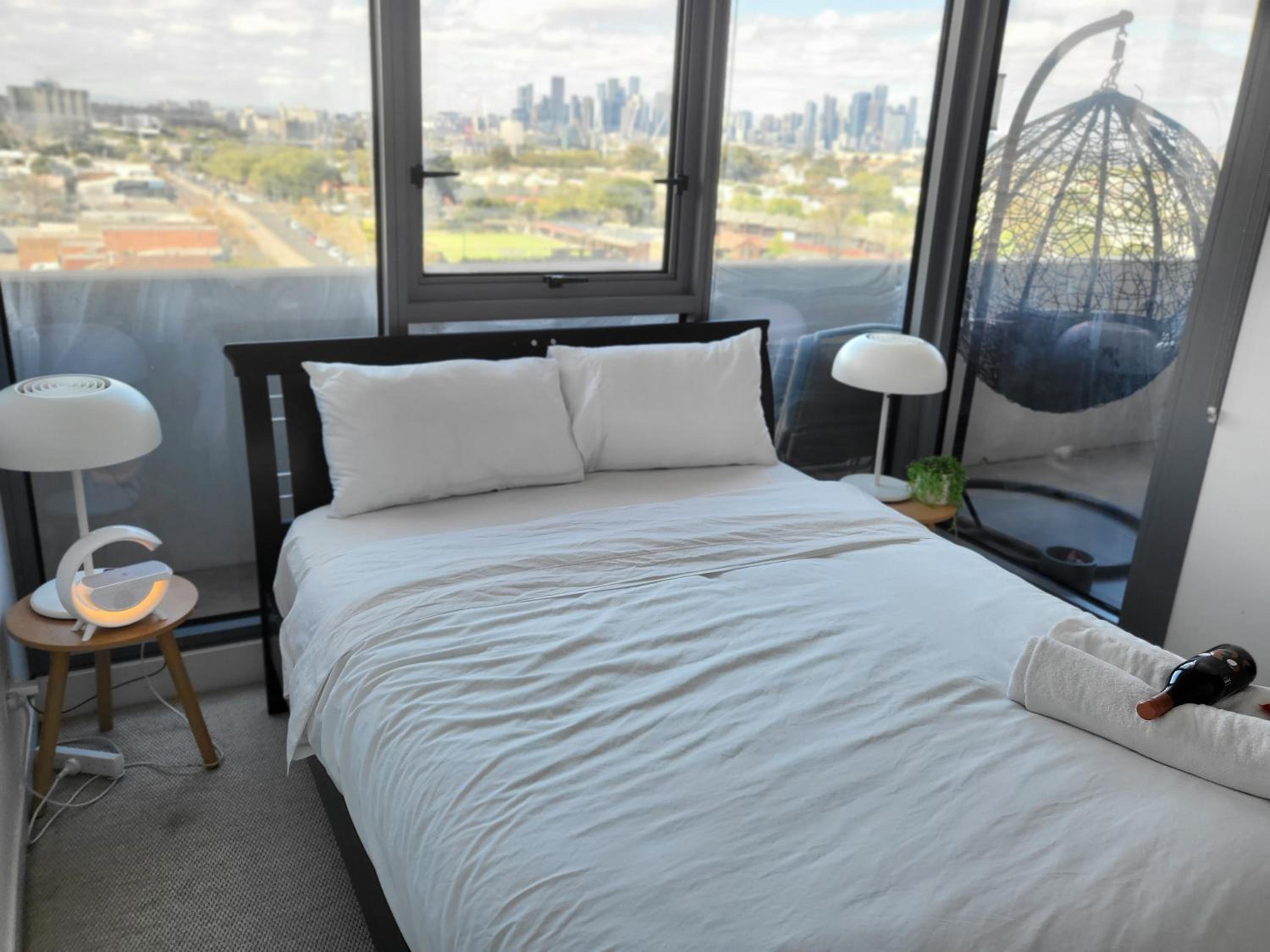 1 BEDROOM STUNNING VIEW APARTMENT