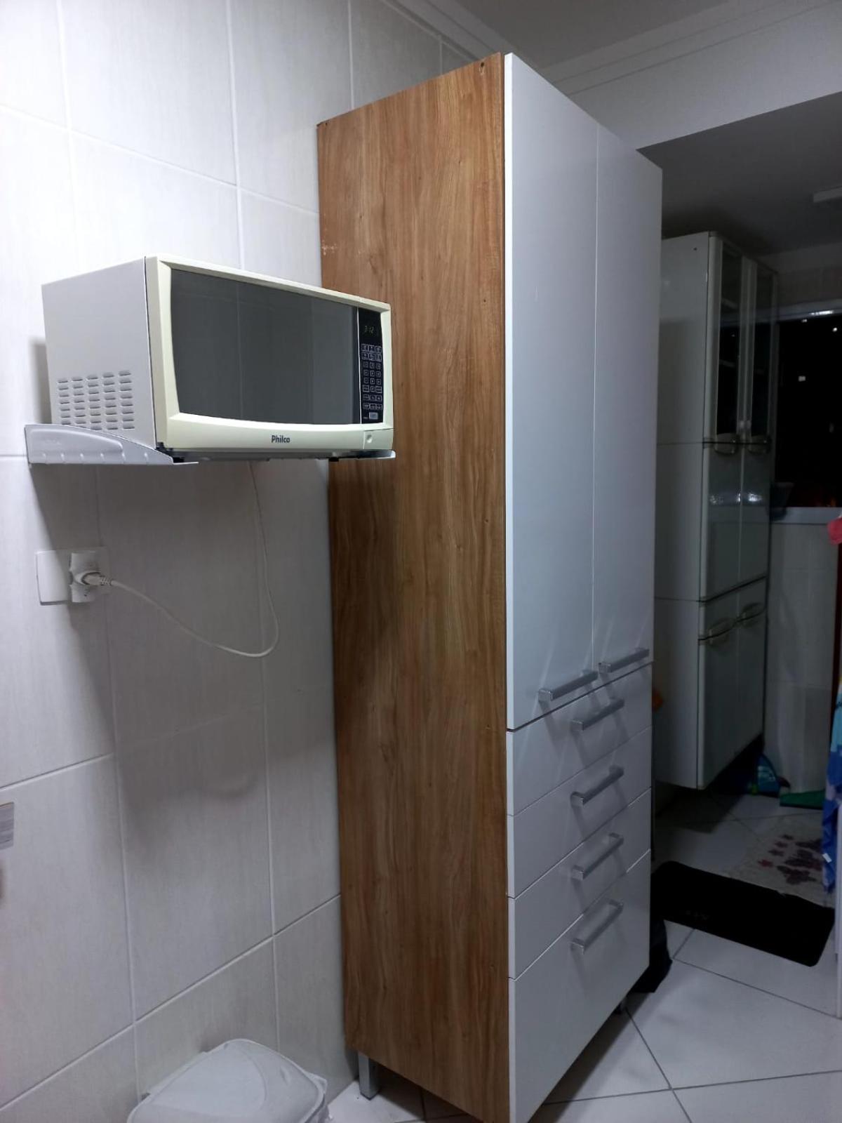 Apto Alto padrão com grande sacada 1 quadra e meia da Praia (Ocian)