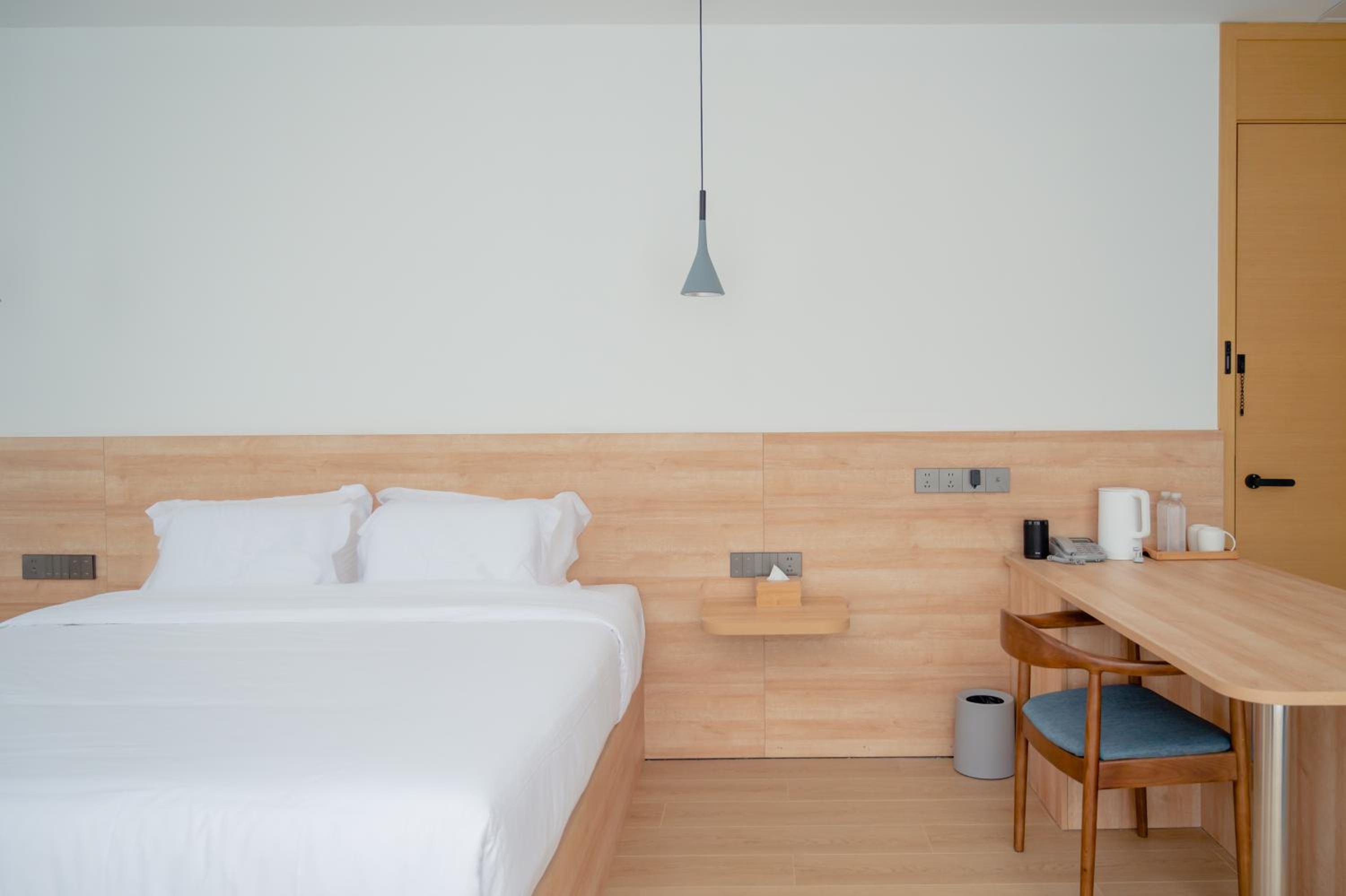 Brandy Manor Wild Luxury B&B - Jinzhai Branch