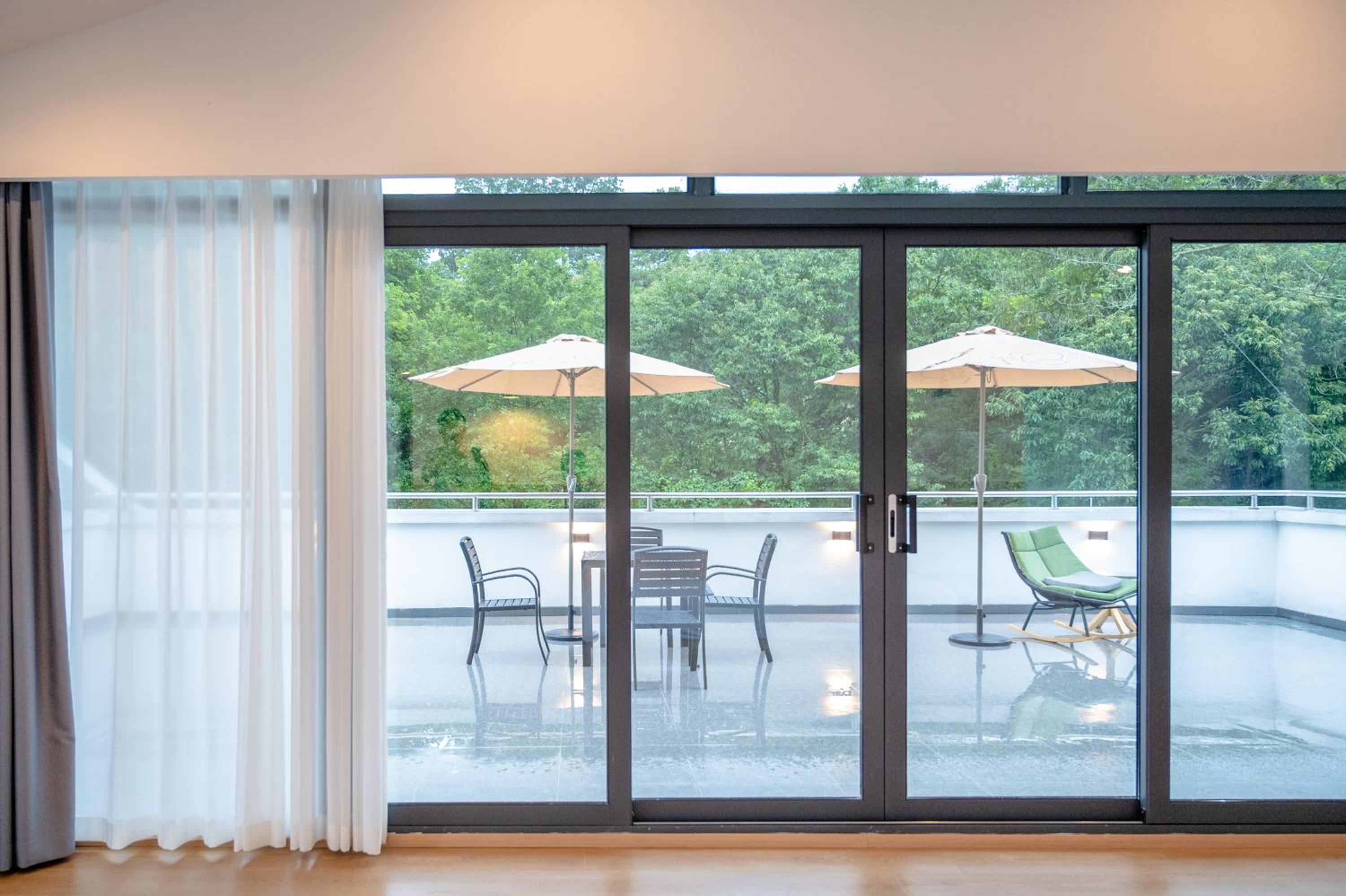 Brandy Manor Wild Luxury B&B - Jinzhai Branch