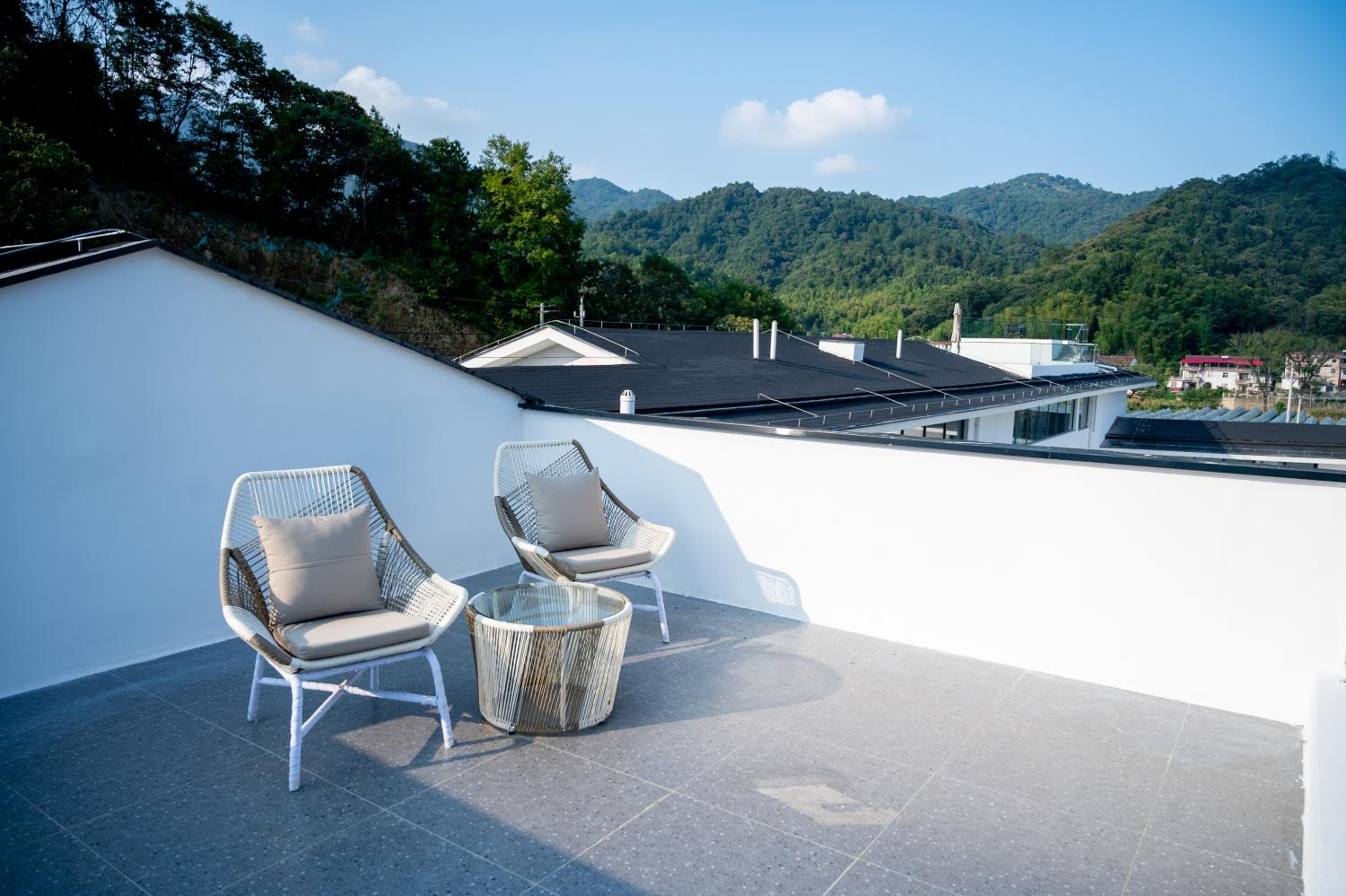 Brandy Manor Wild Luxury B&B - Jinzhai Branch