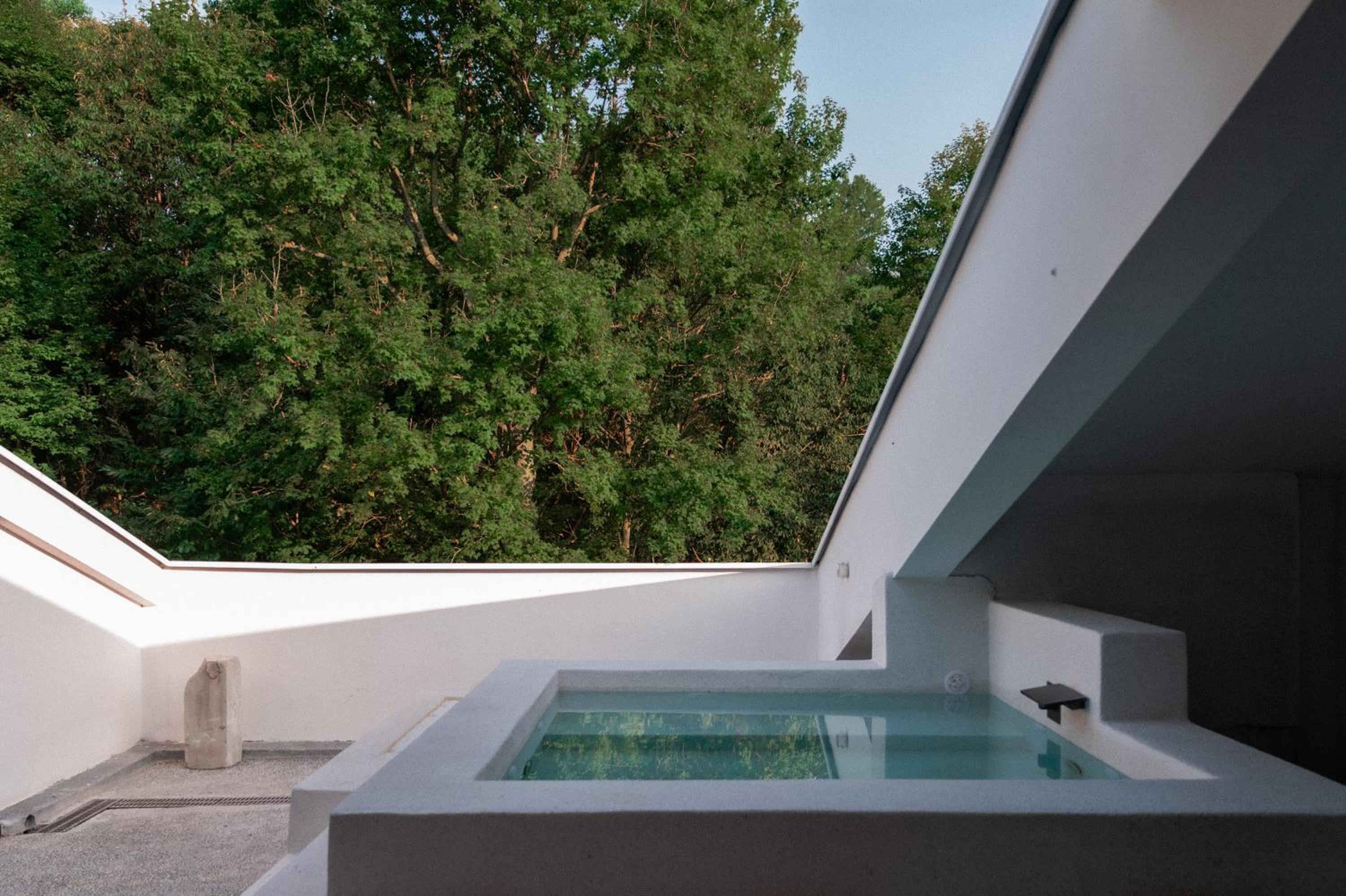 Brandy Manor Wild Luxury B&B - Jinzhai Branch