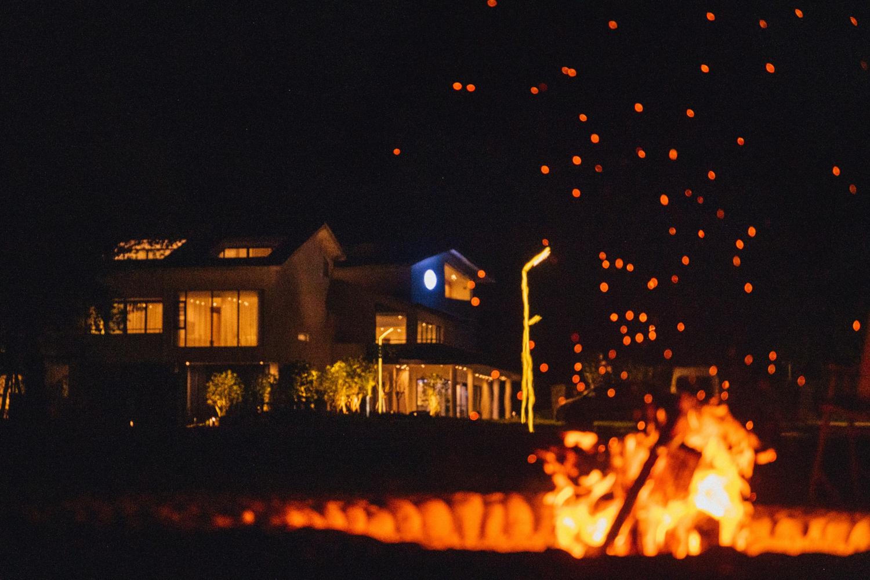 Brandy Manor Wild Luxury B&B - Jinzhai Branch