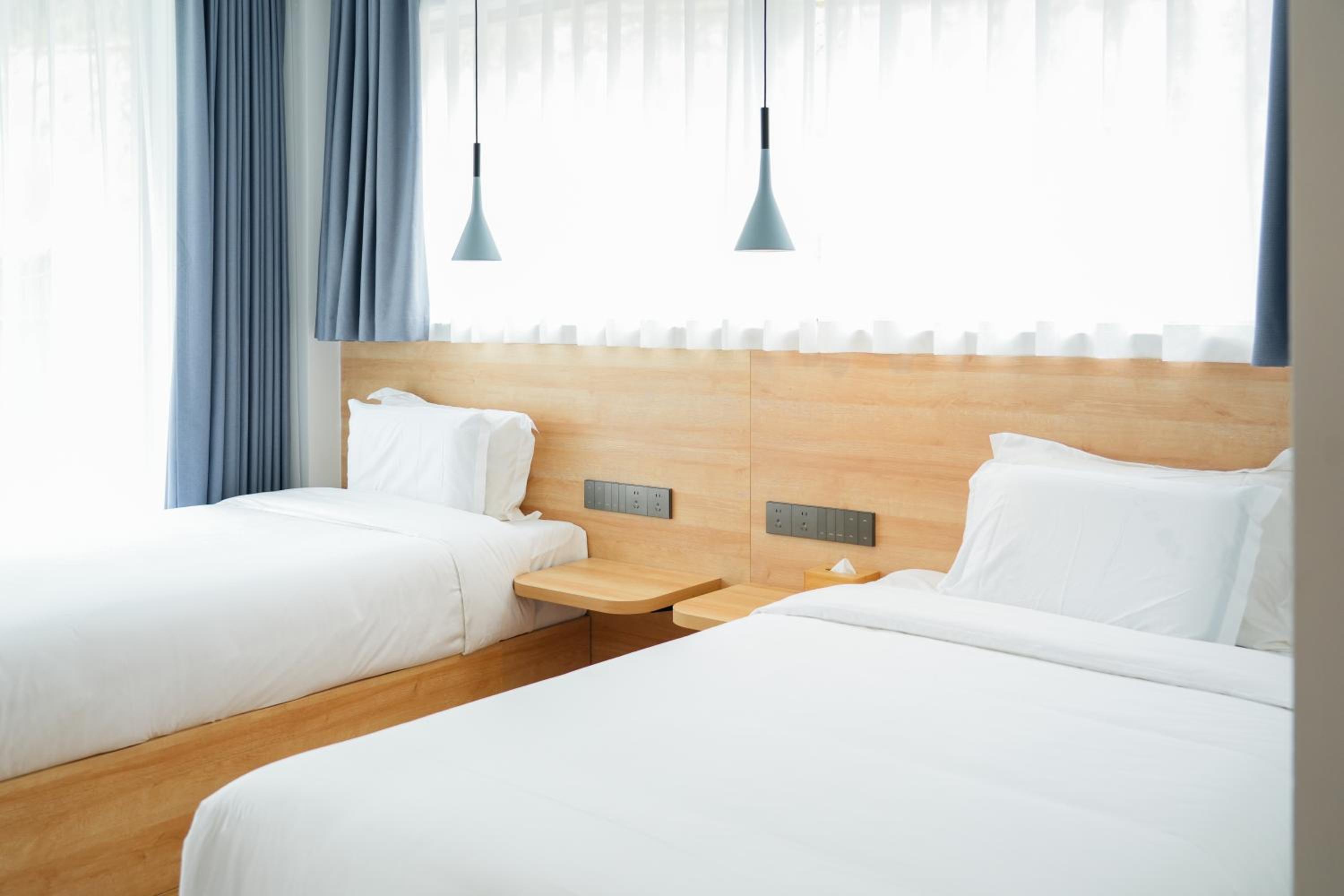 Brandy Manor Wild Luxury B&B - Jinzhai Branch