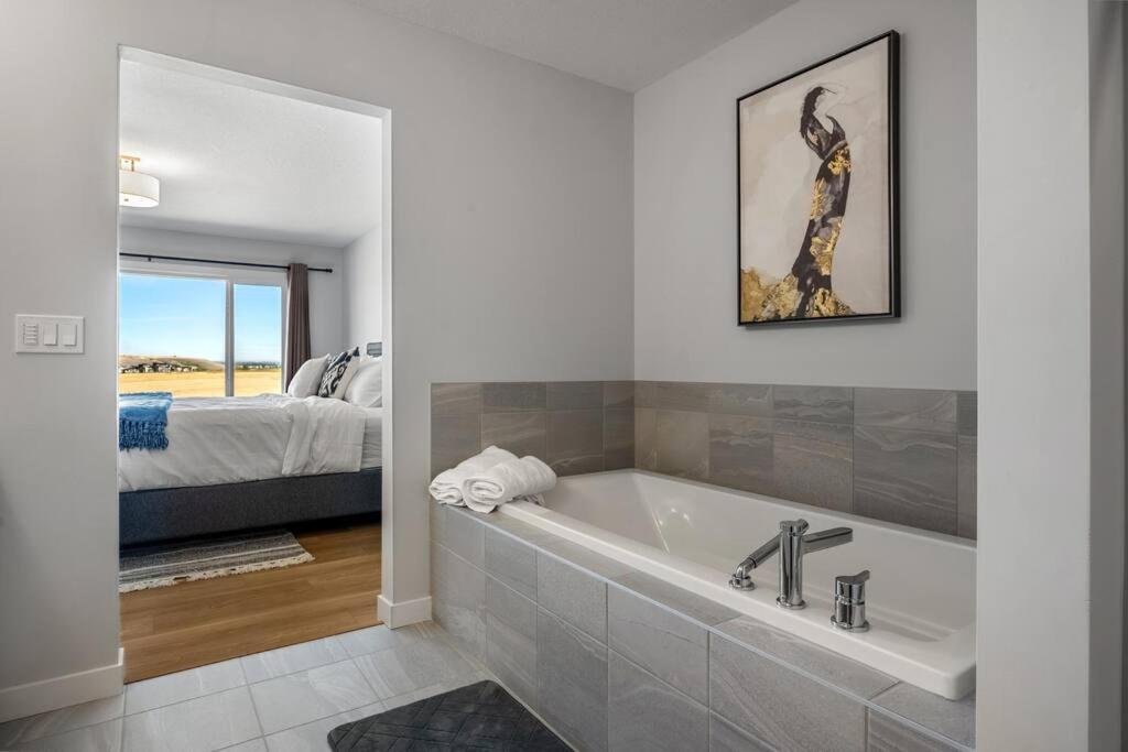 Bright & Spacious 3 Beds Luxury Home in SE Calgary