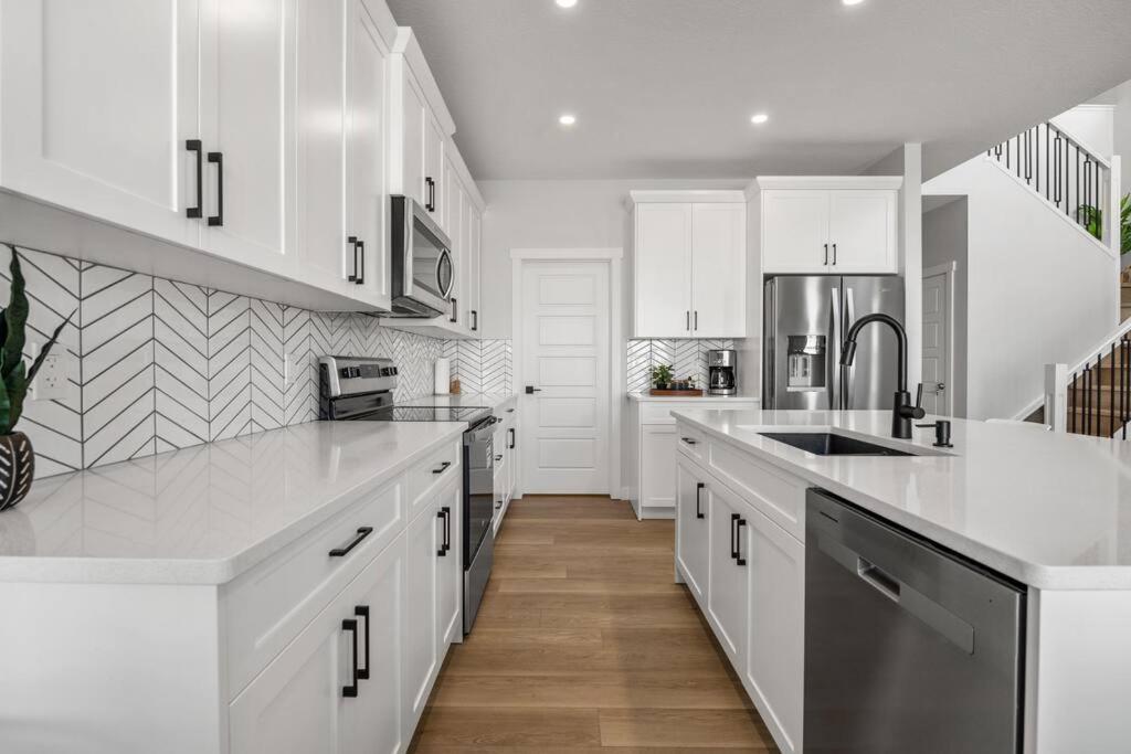 Bright & Spacious 3 Beds Luxury Home in SE Calgary
