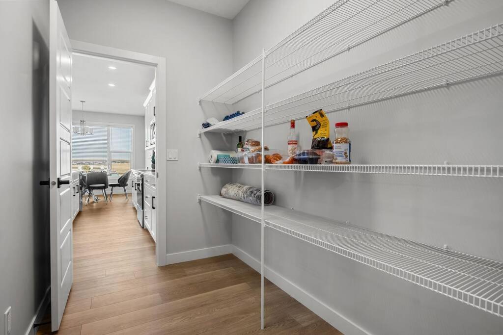 Bright & Spacious 3 Beds Luxury Home in SE Calgary