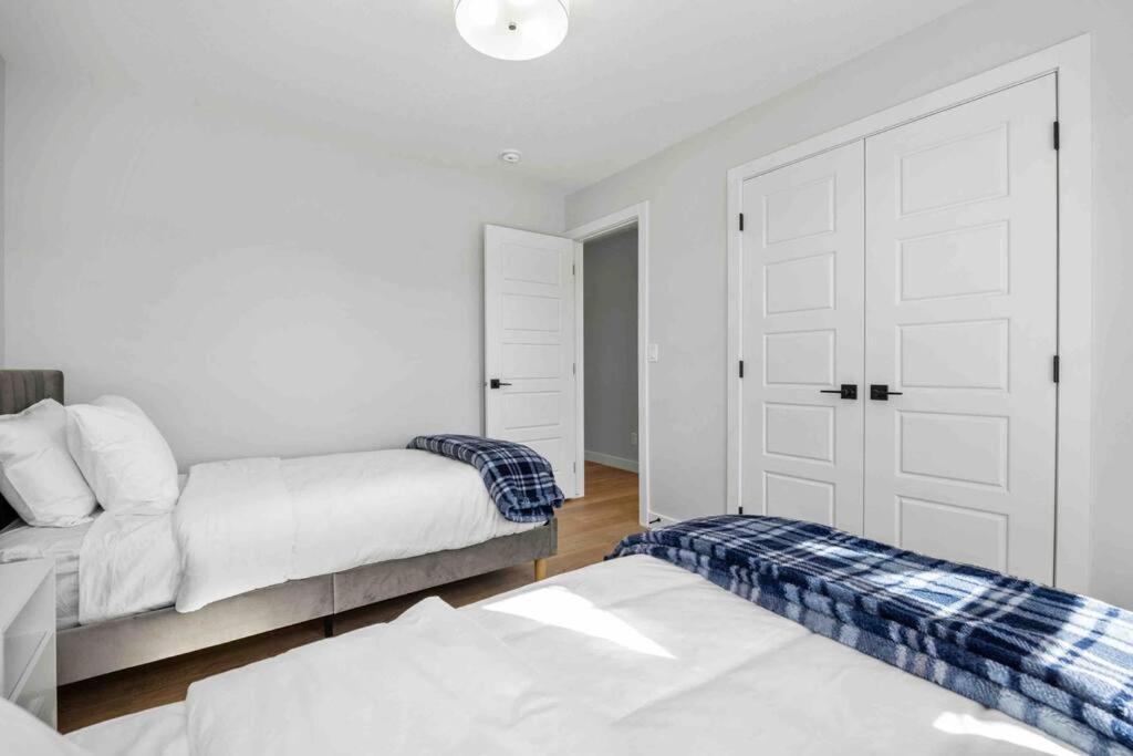Bright & Spacious 3 Beds Luxury Home in SE Calgary