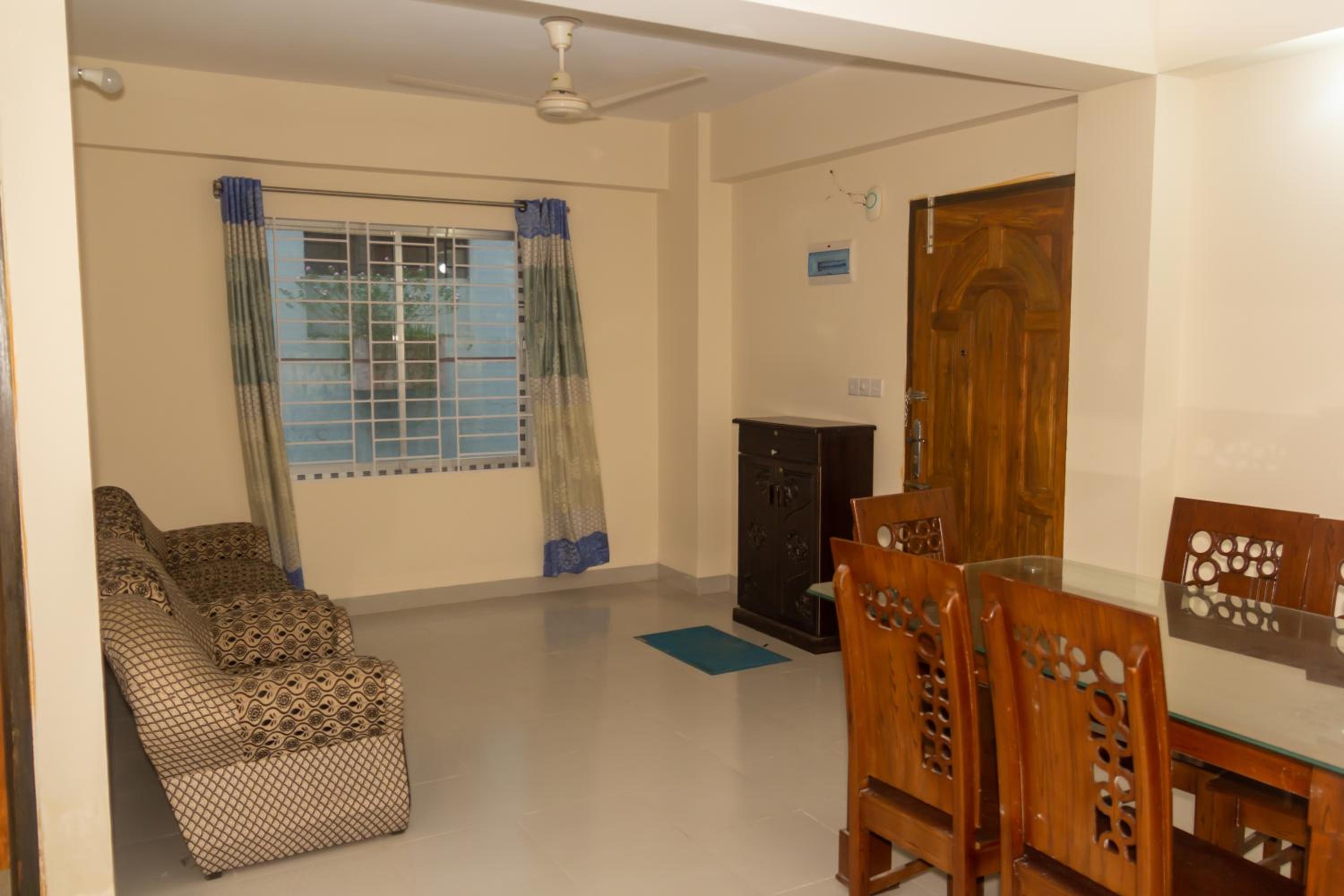 Lovely 3BHK Airport Close Furnished Family Apartment