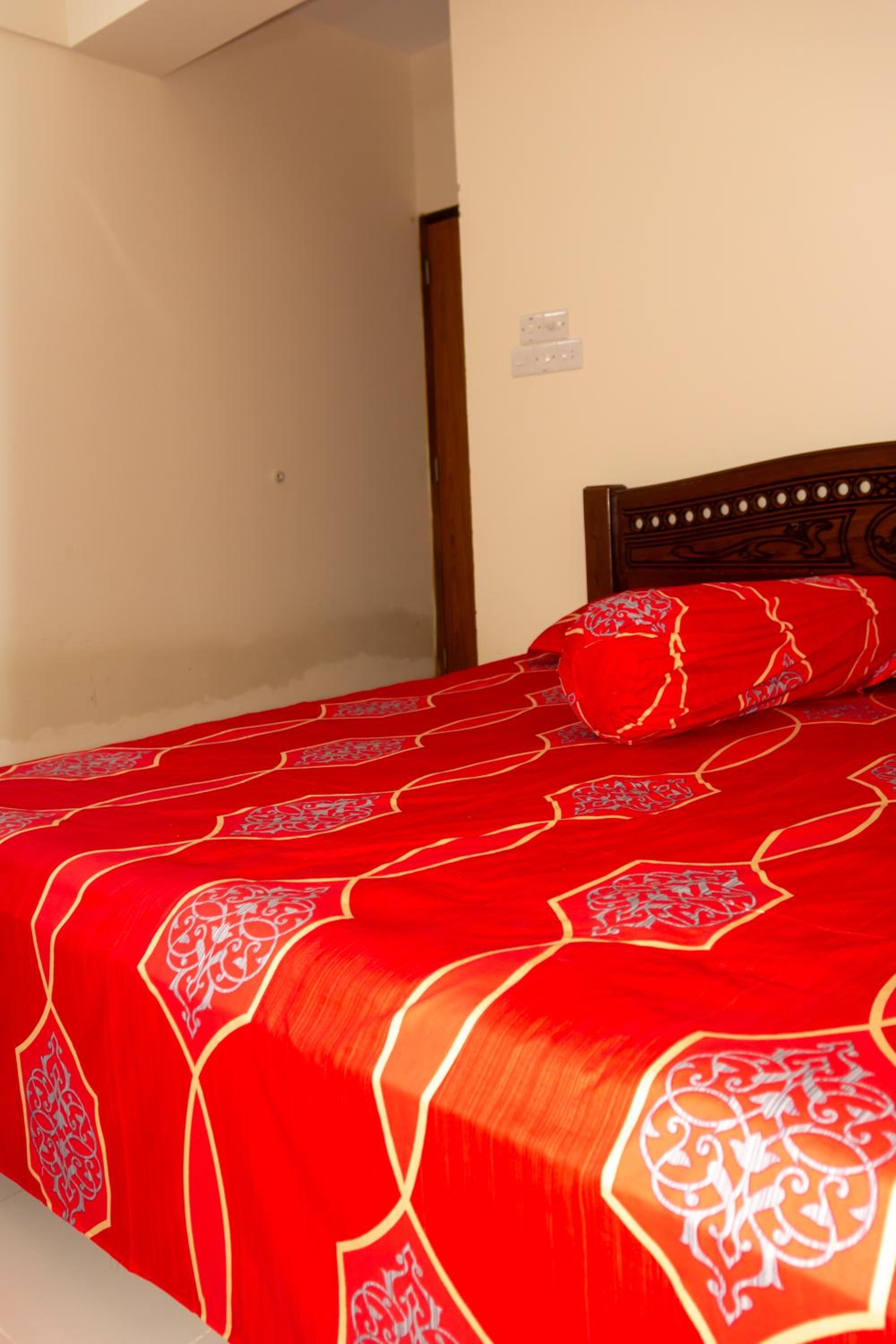 Lovely 3BHK Airport Close Furnished Family Apartment