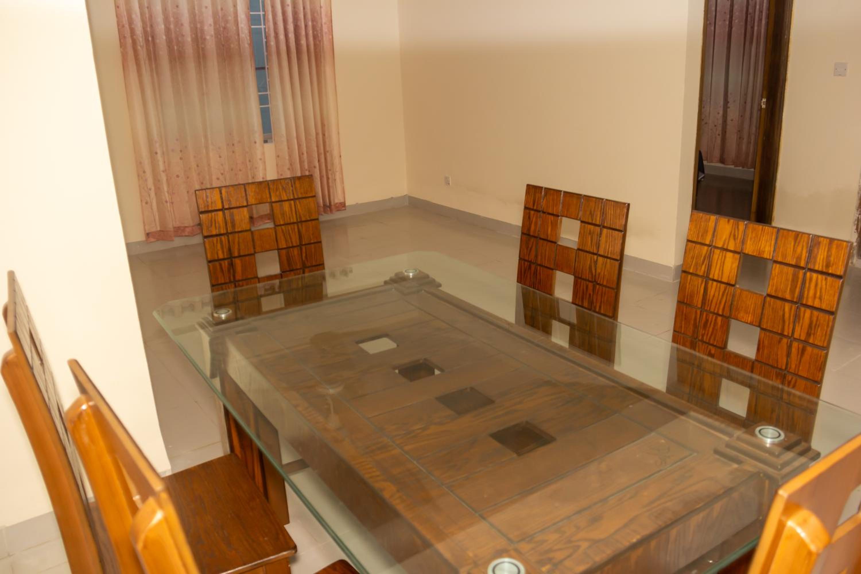 Lovely 3BHK Airport Close Furnished Family Apartment