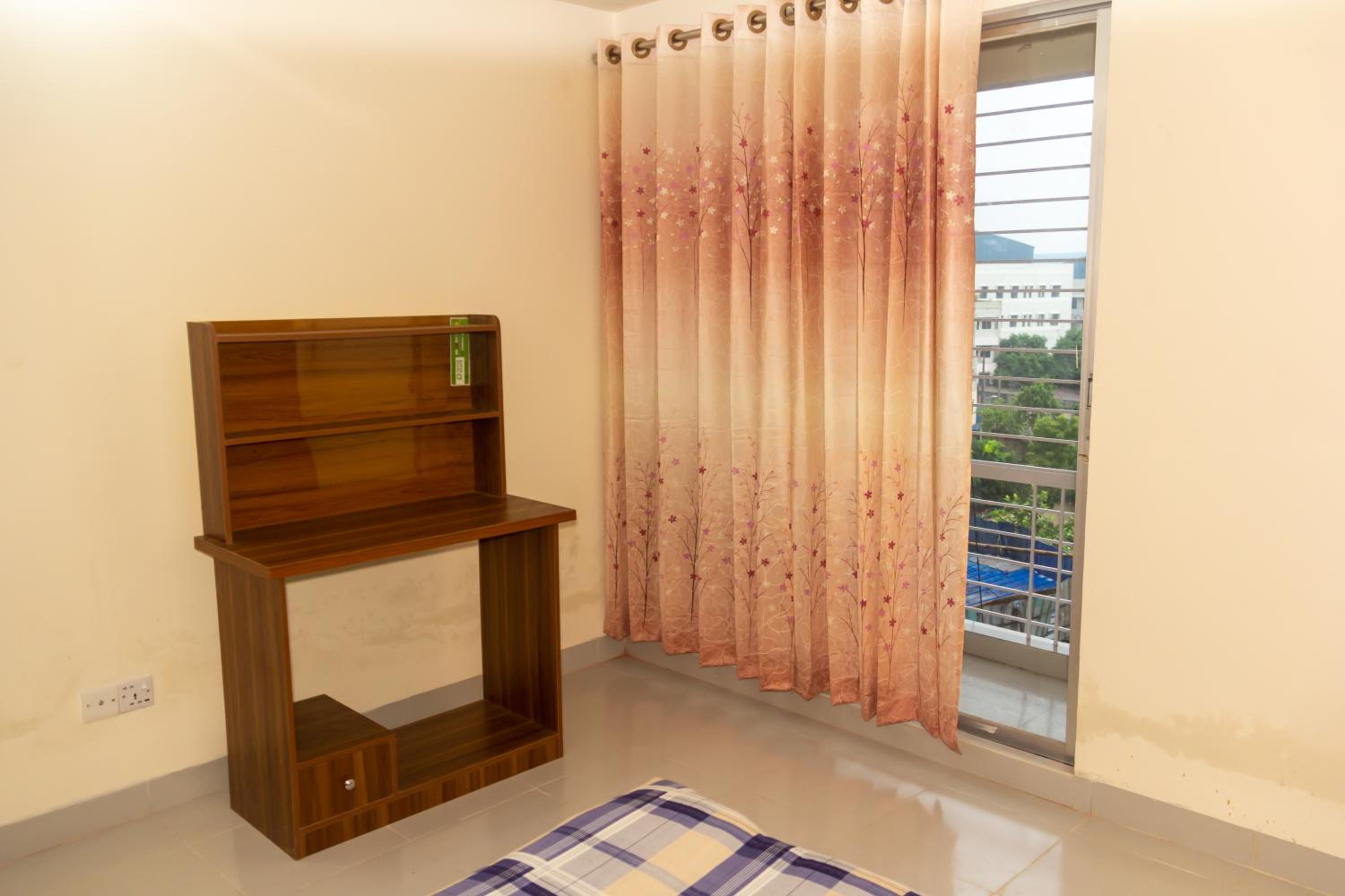 Lovely 3BHK Airport Close Furnished Family Apartment