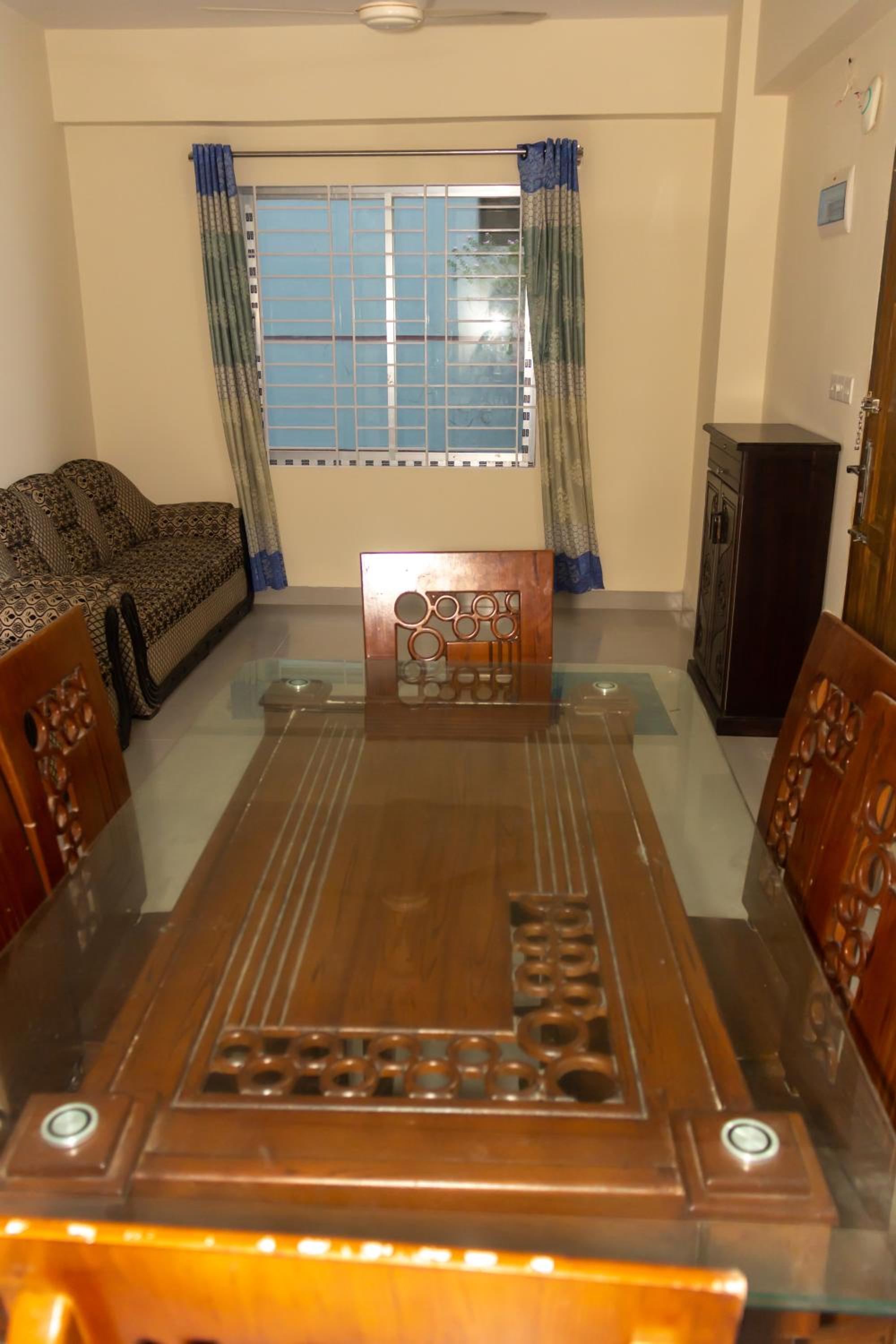 Lovely 3BHK Airport Close Furnished Family Apartment