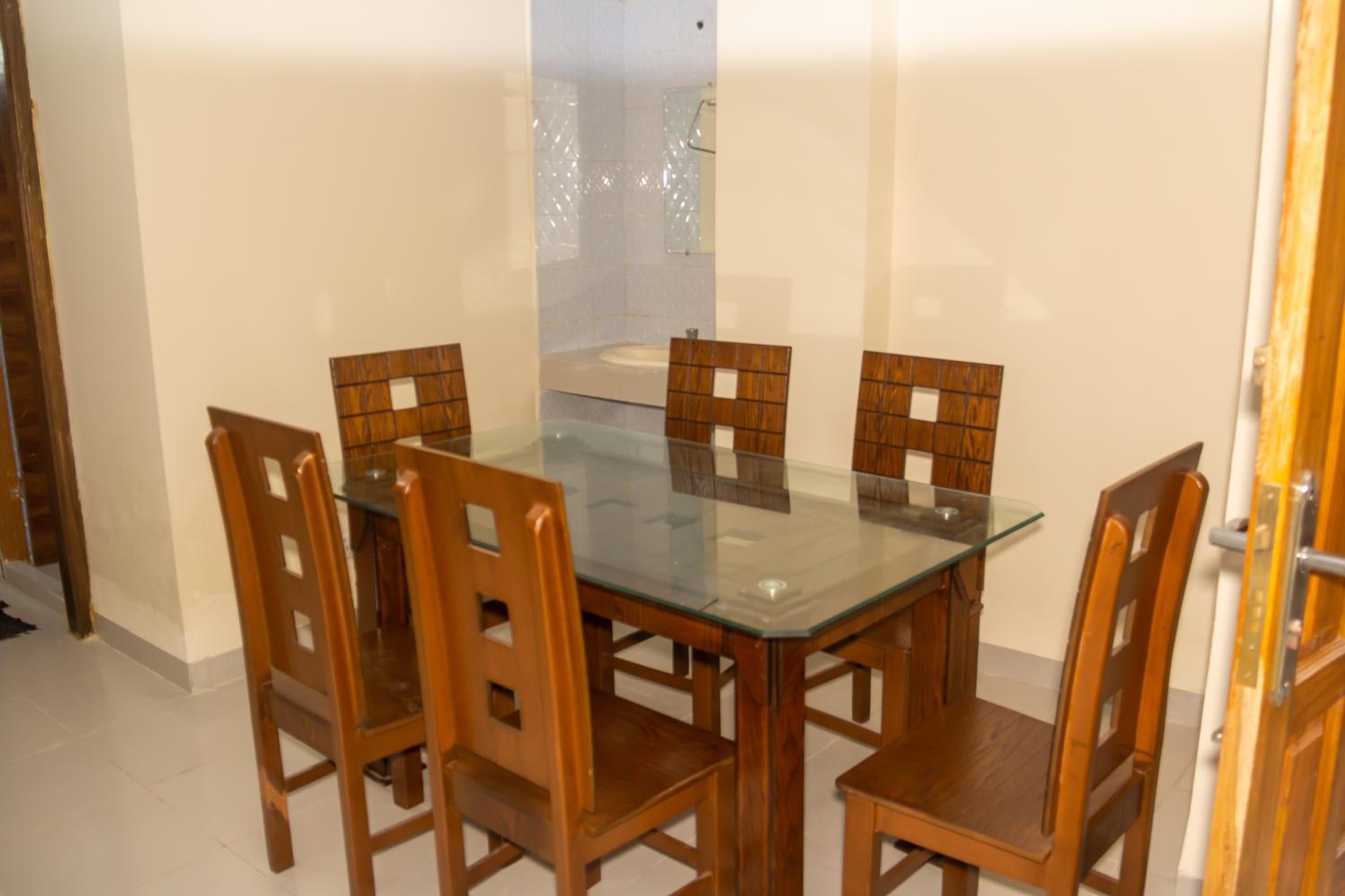 Lovely 3BHK Airport Close Furnished Family Apartment