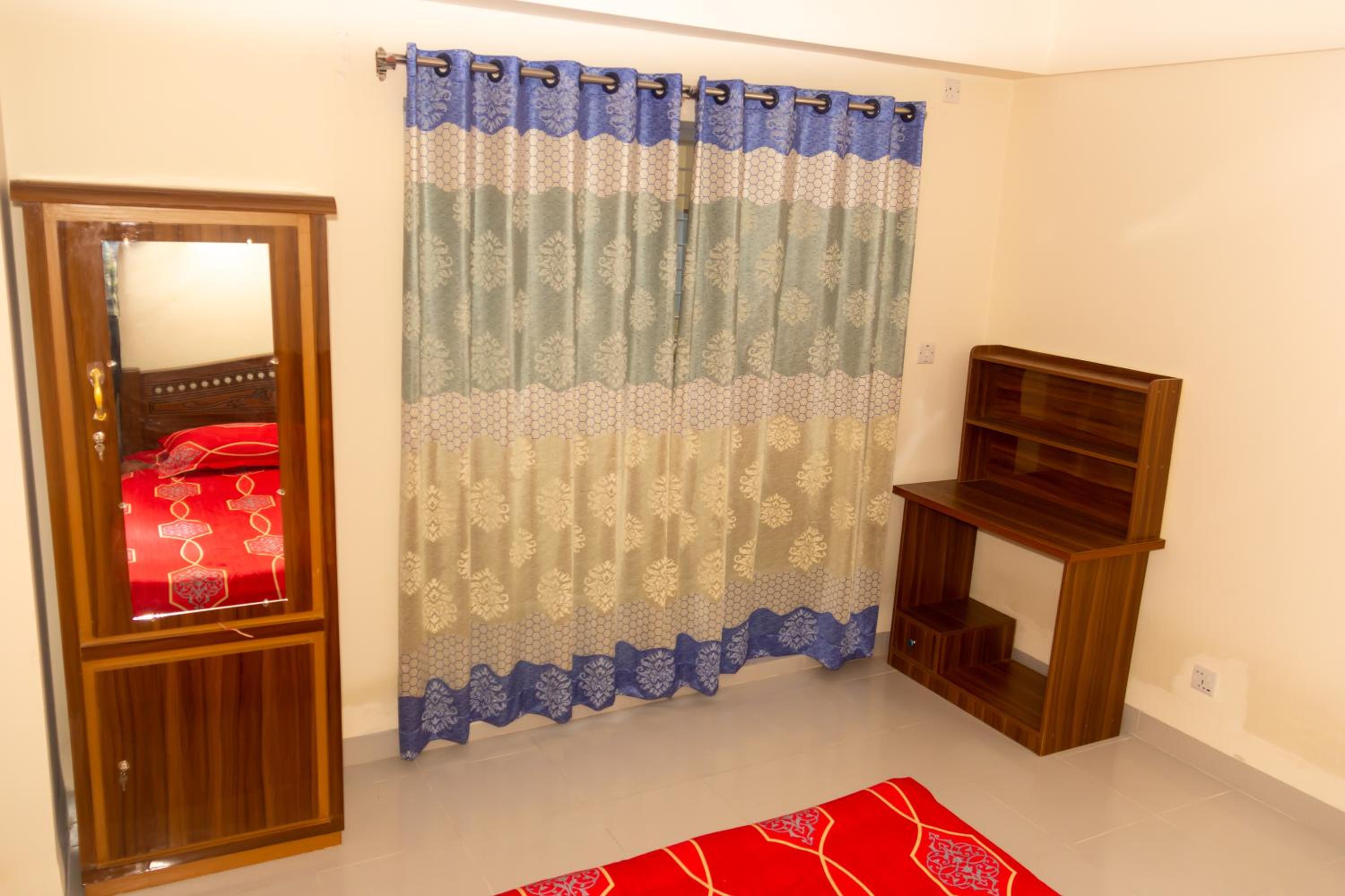 Lovely 3BHK Airport Close Furnished Family Apartment