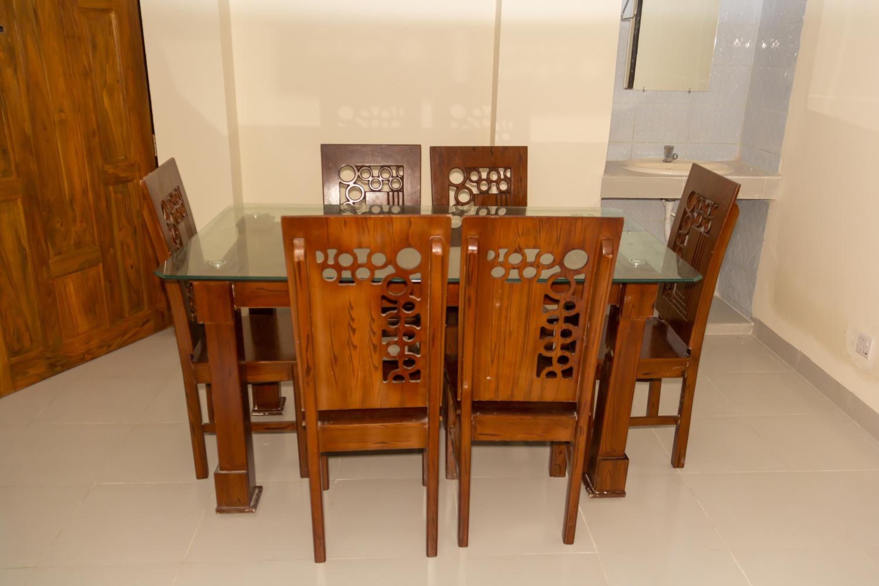 Lovely 3BHK Airport Close Furnished Family Apartment