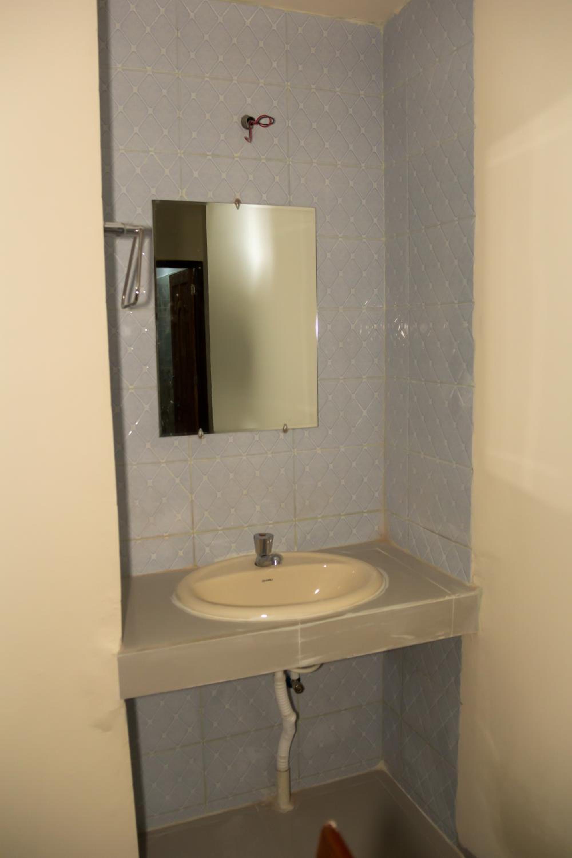 Lovely 3BHK Airport Close Furnished Family Apartment