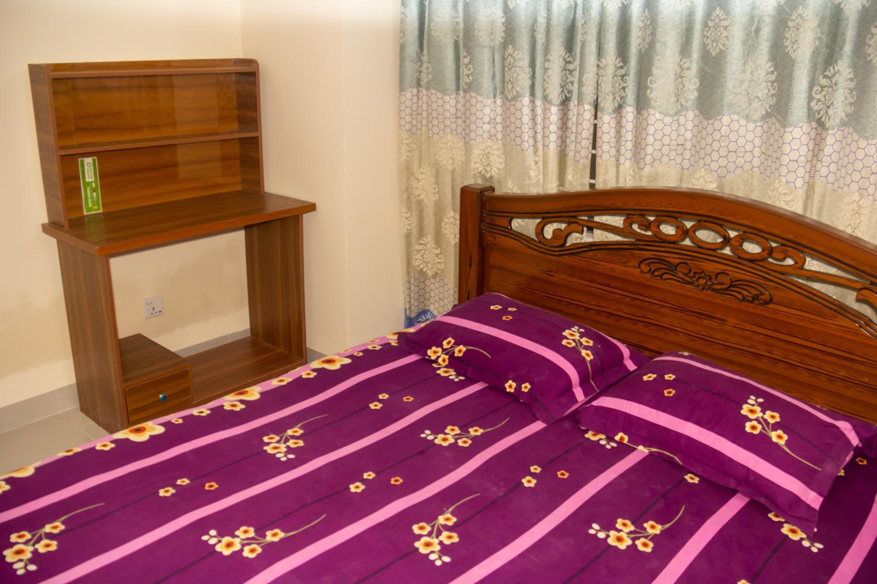 Lovely 3BHK Airport Close Furnished Family Apartment