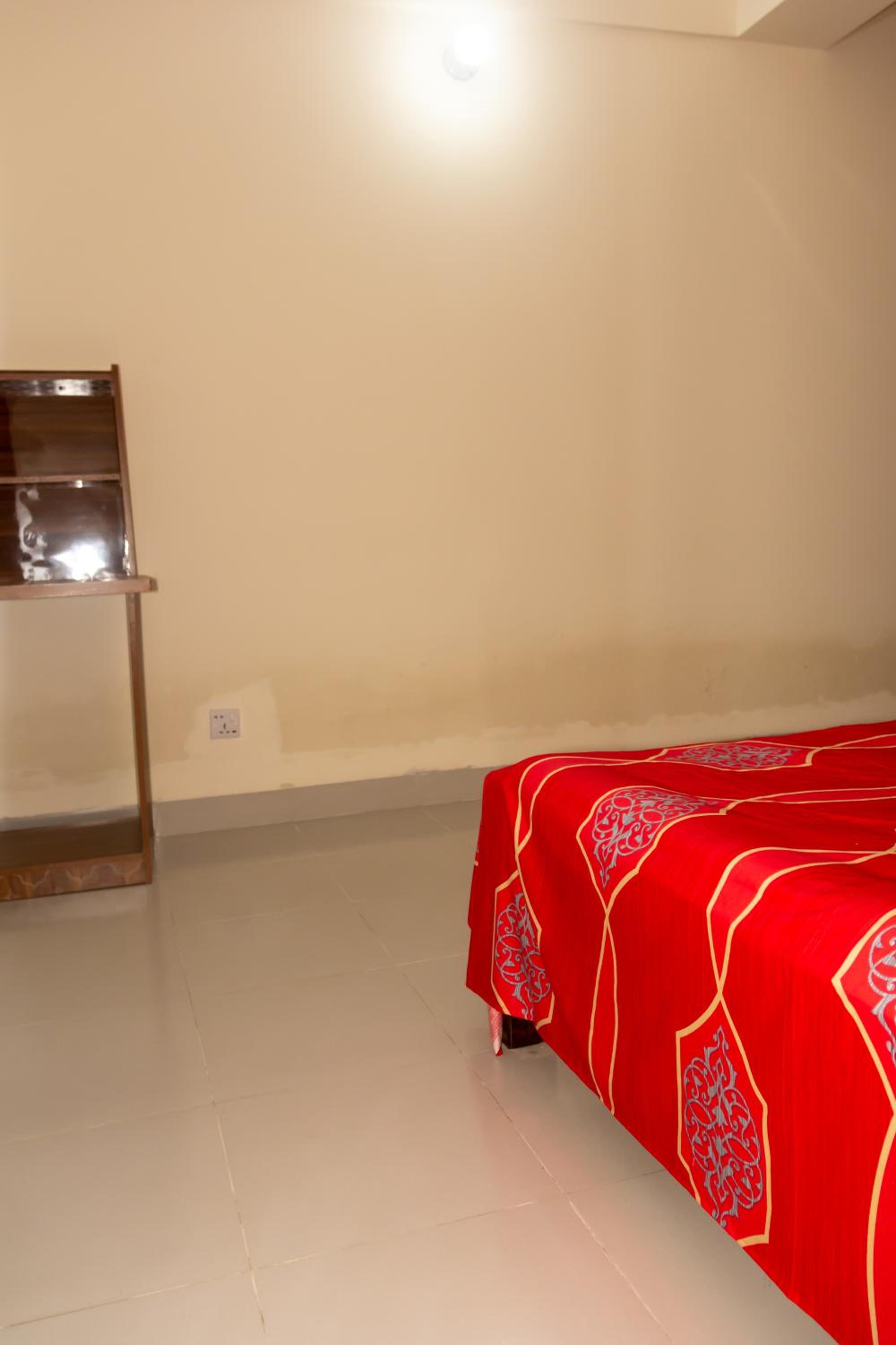 Lovely 3BHK Airport Close Furnished Family Apartment