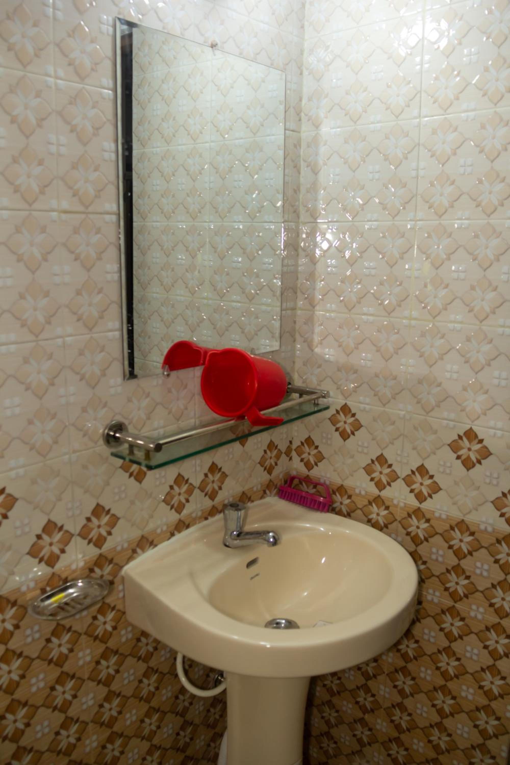 Lovely 3BHK Airport Close Furnished Family Apartment