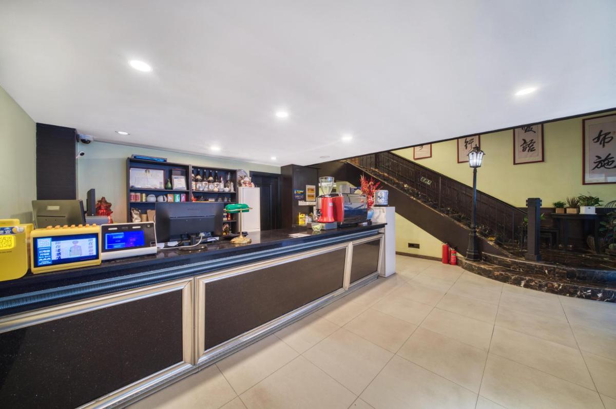 Men Tang Hotel