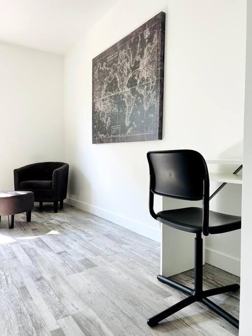 Walking distance to St Boniface, easy parking