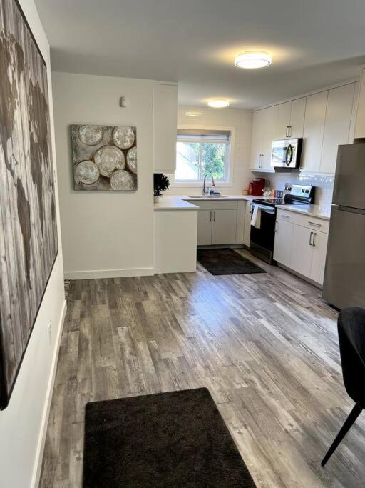 Walking distance to St Boniface, easy parking