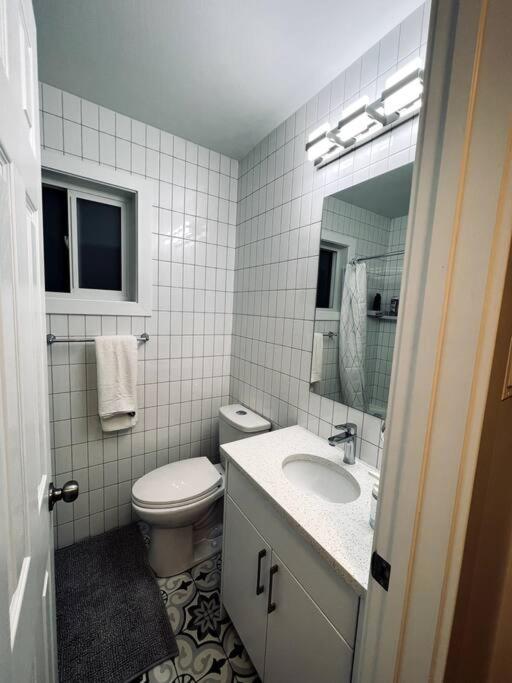 Walking distance to St Boniface, easy parking