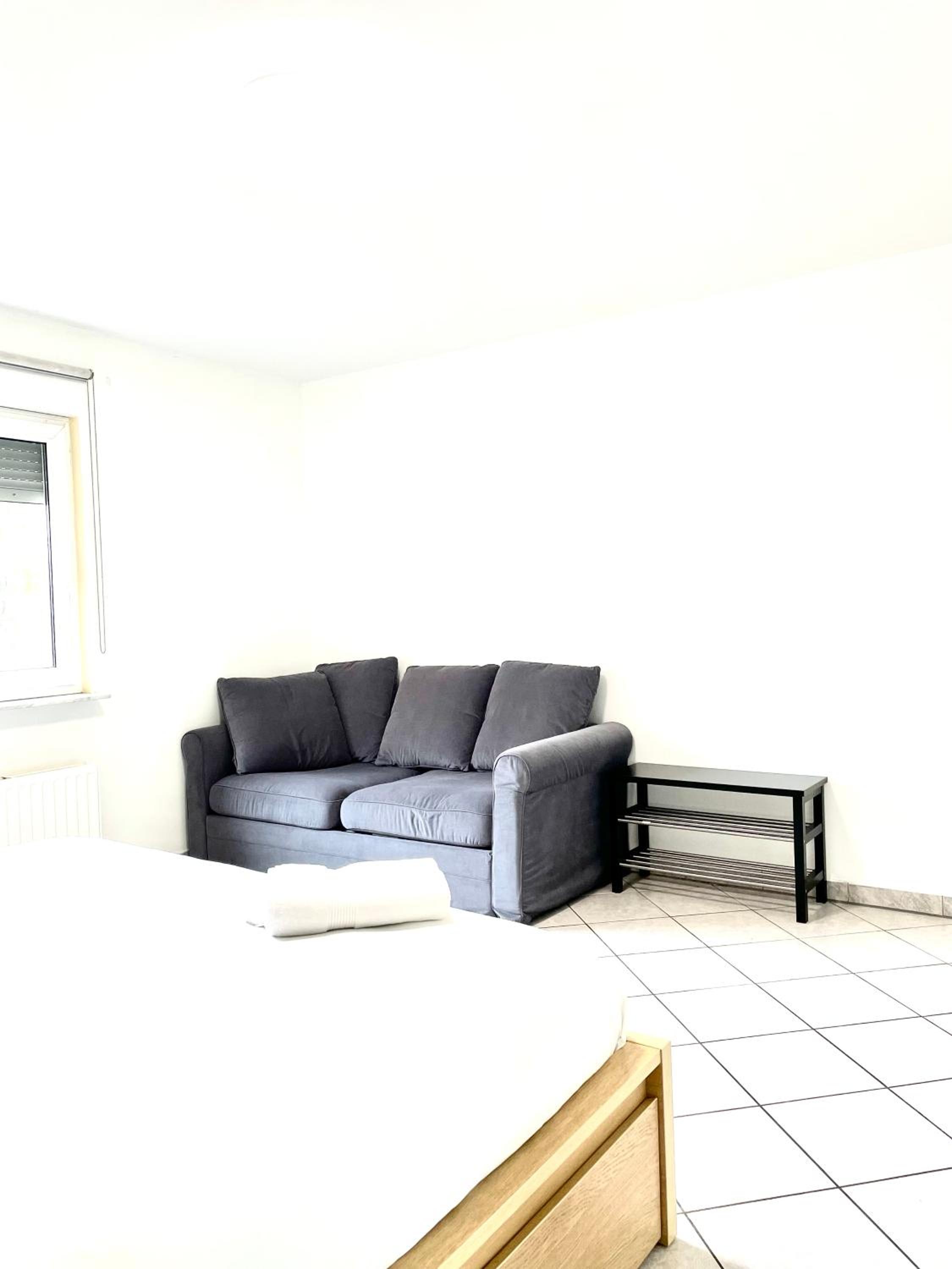 Large Room in Schuttrange Free Parking 10mins to Airport Excellent Customer Services