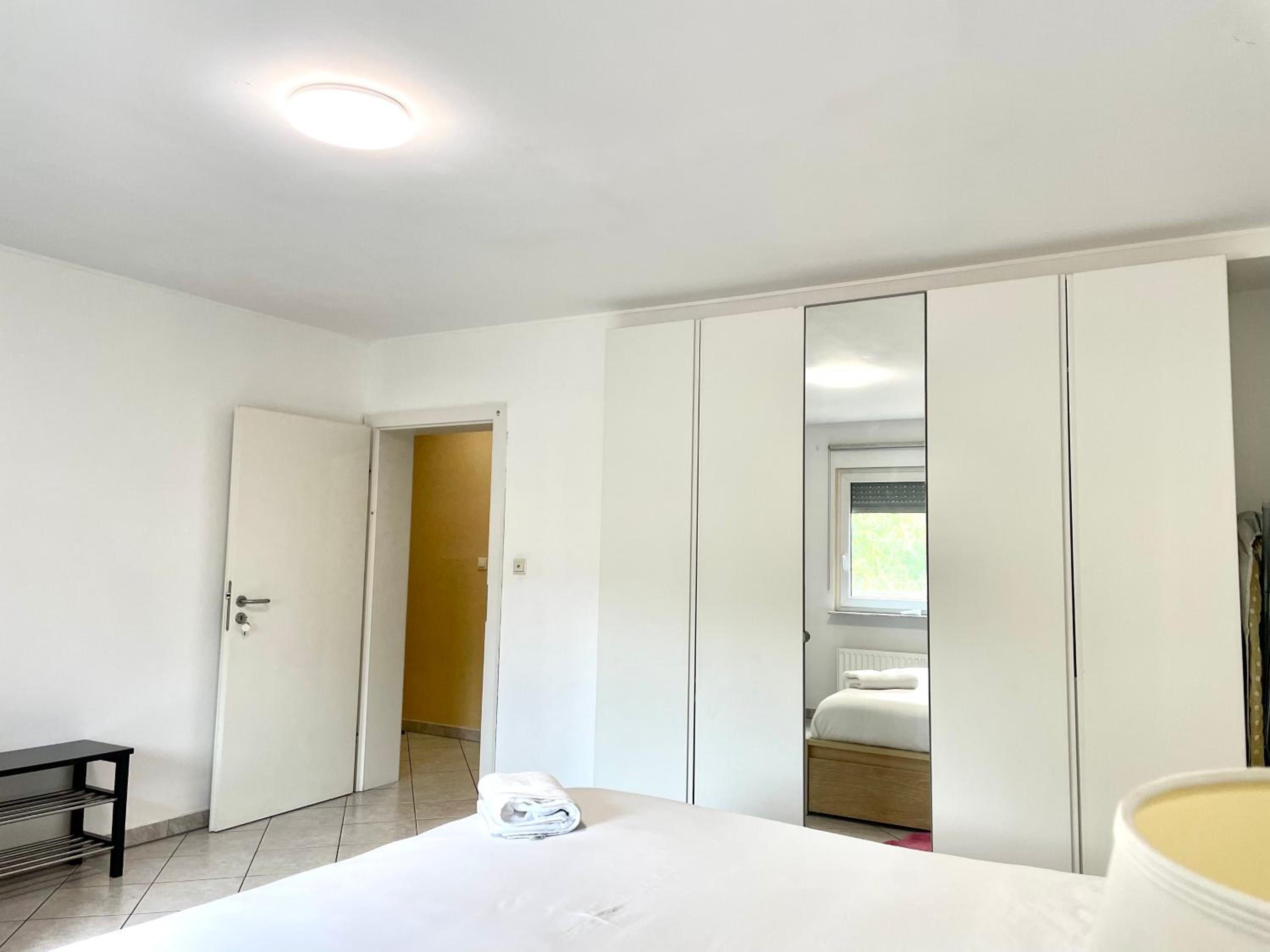 Large Room in Schuttrange Free Parking 10mins to Airport Excellent Customer Services