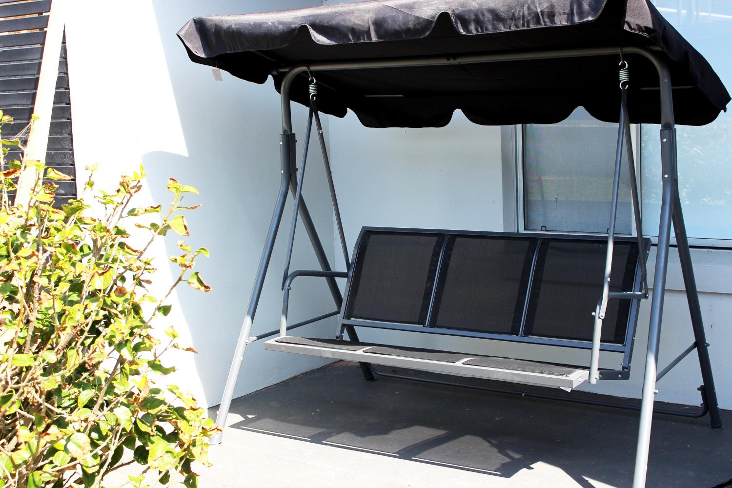 Skyes Beach House Malua Bay - Downstairs Only - The Escape
