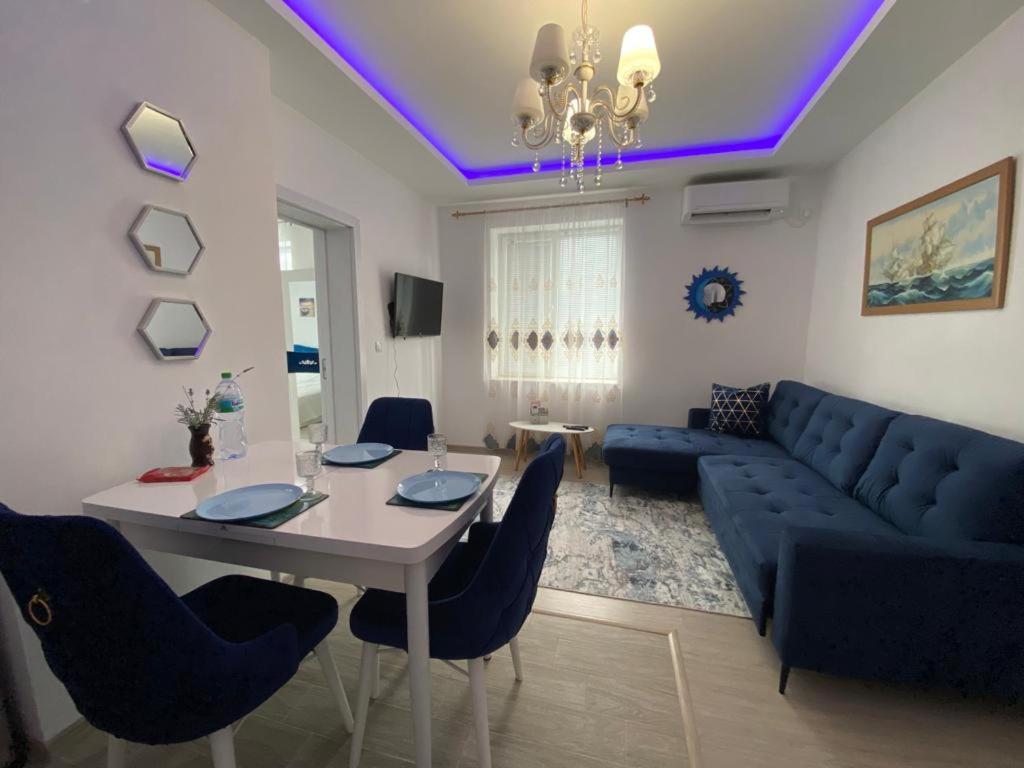 Bluemoon-Apartment with Parking