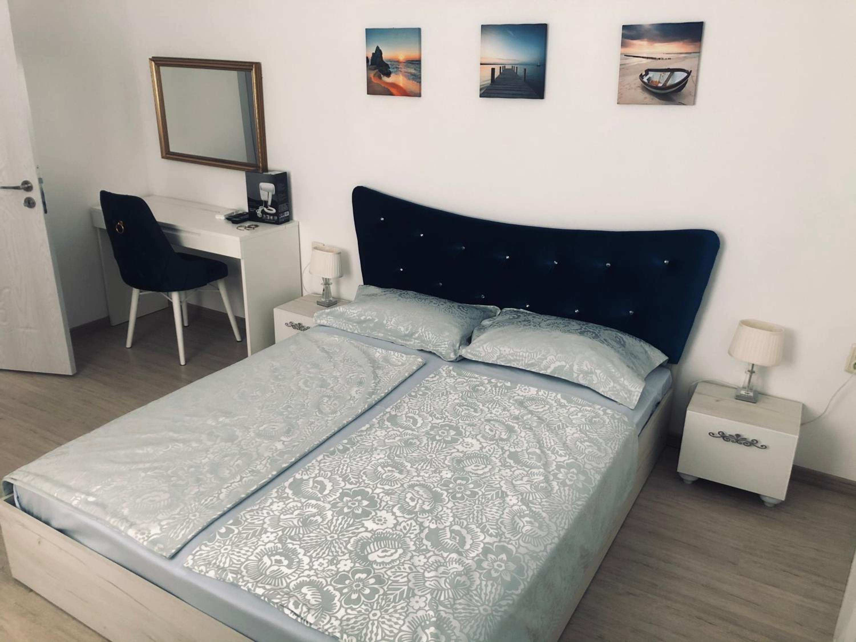 Bluemoon-Apartment with Parking