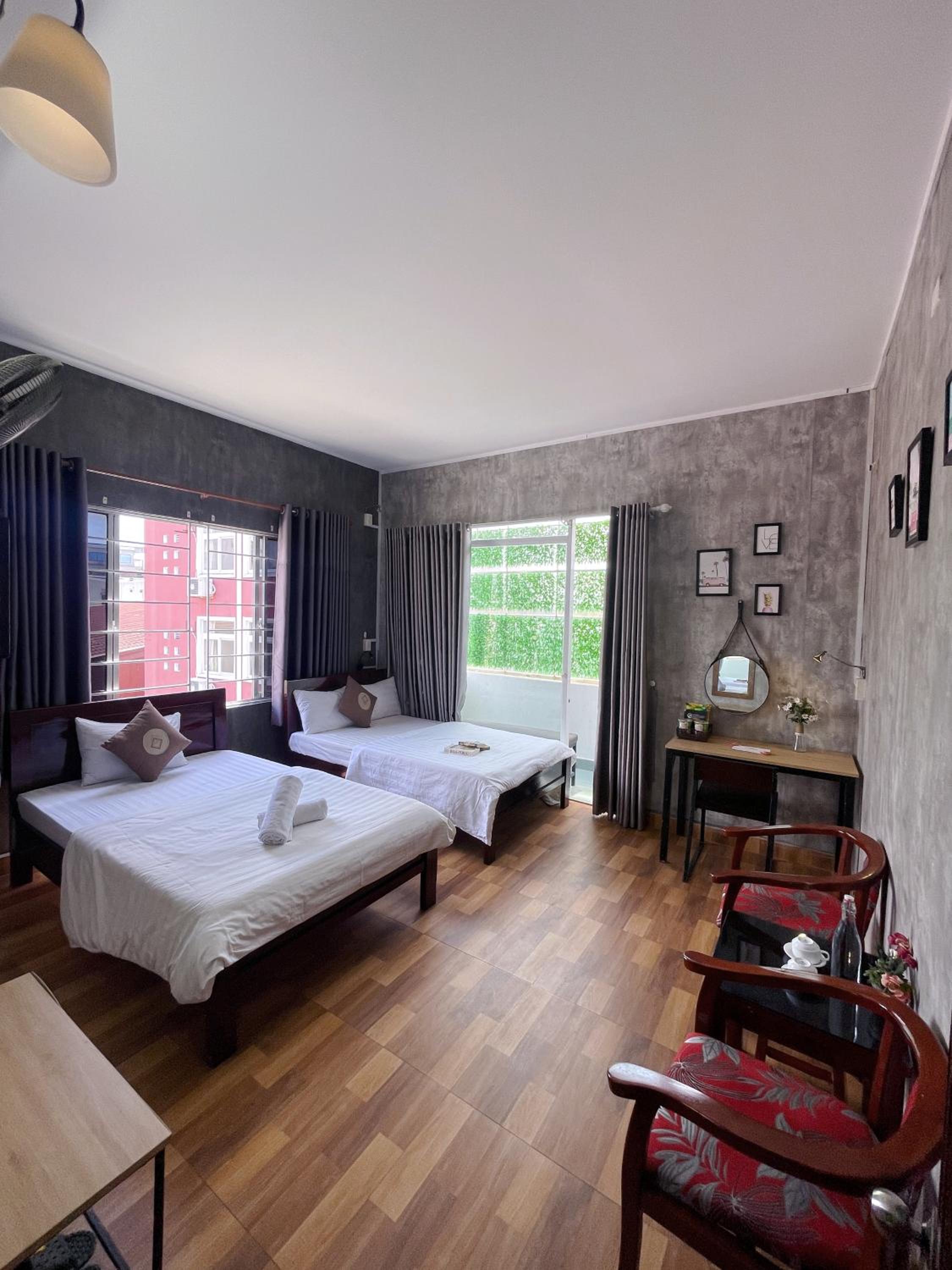 Amy Hostel Hue