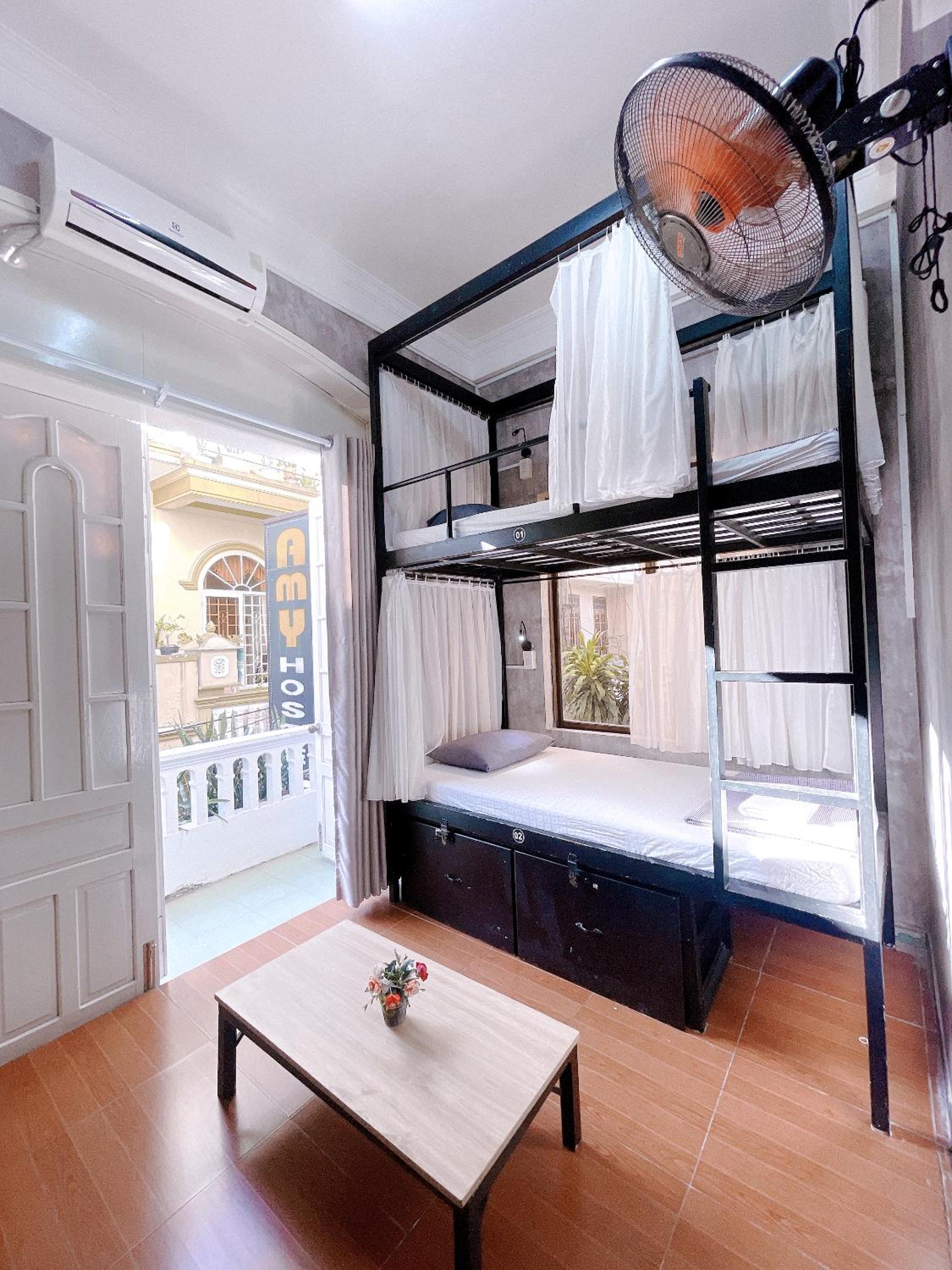 Amy Hostel Hue