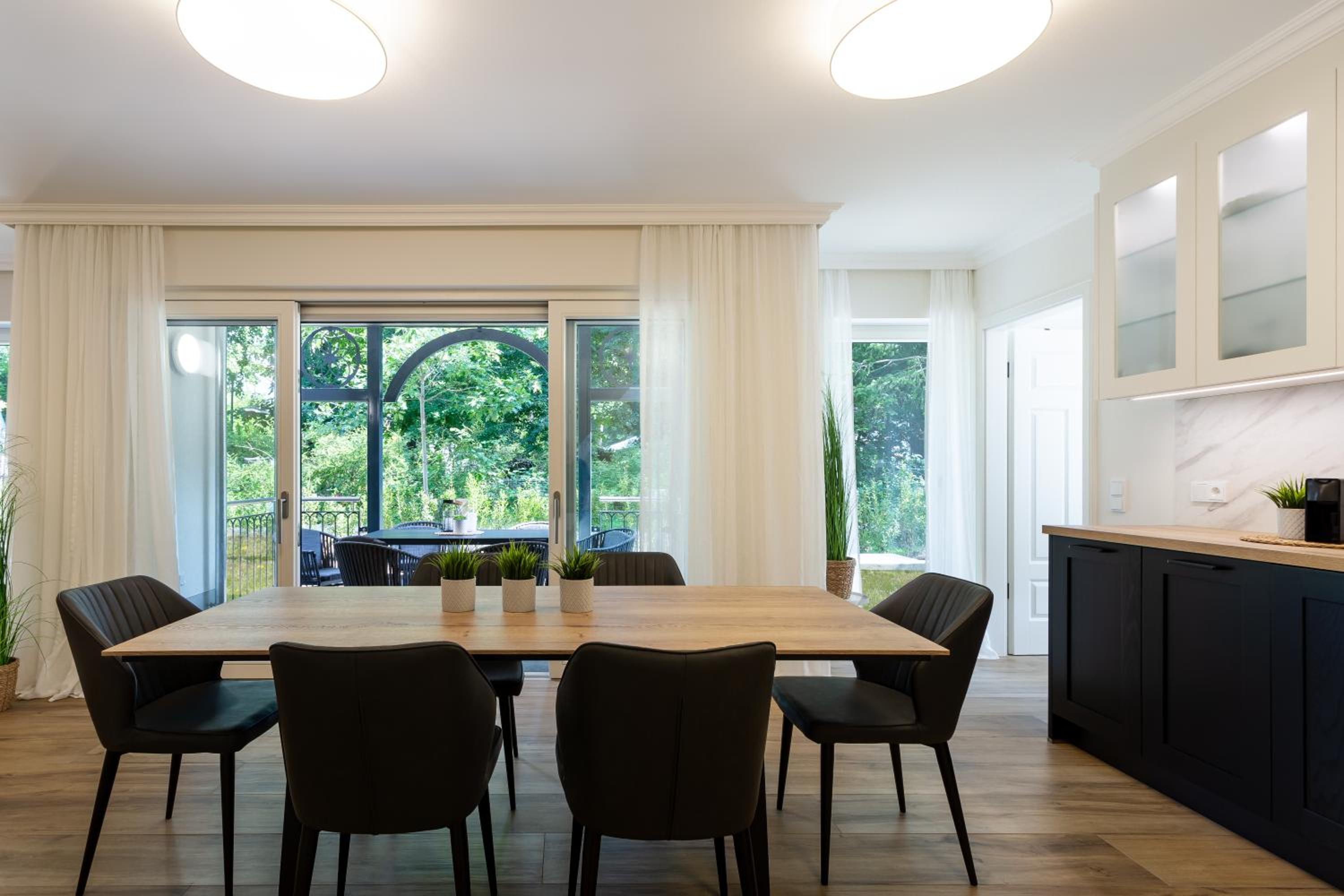 Villa Chloe Binz Appartements exklusiv in Top Lage mit Strandkorb am Strand