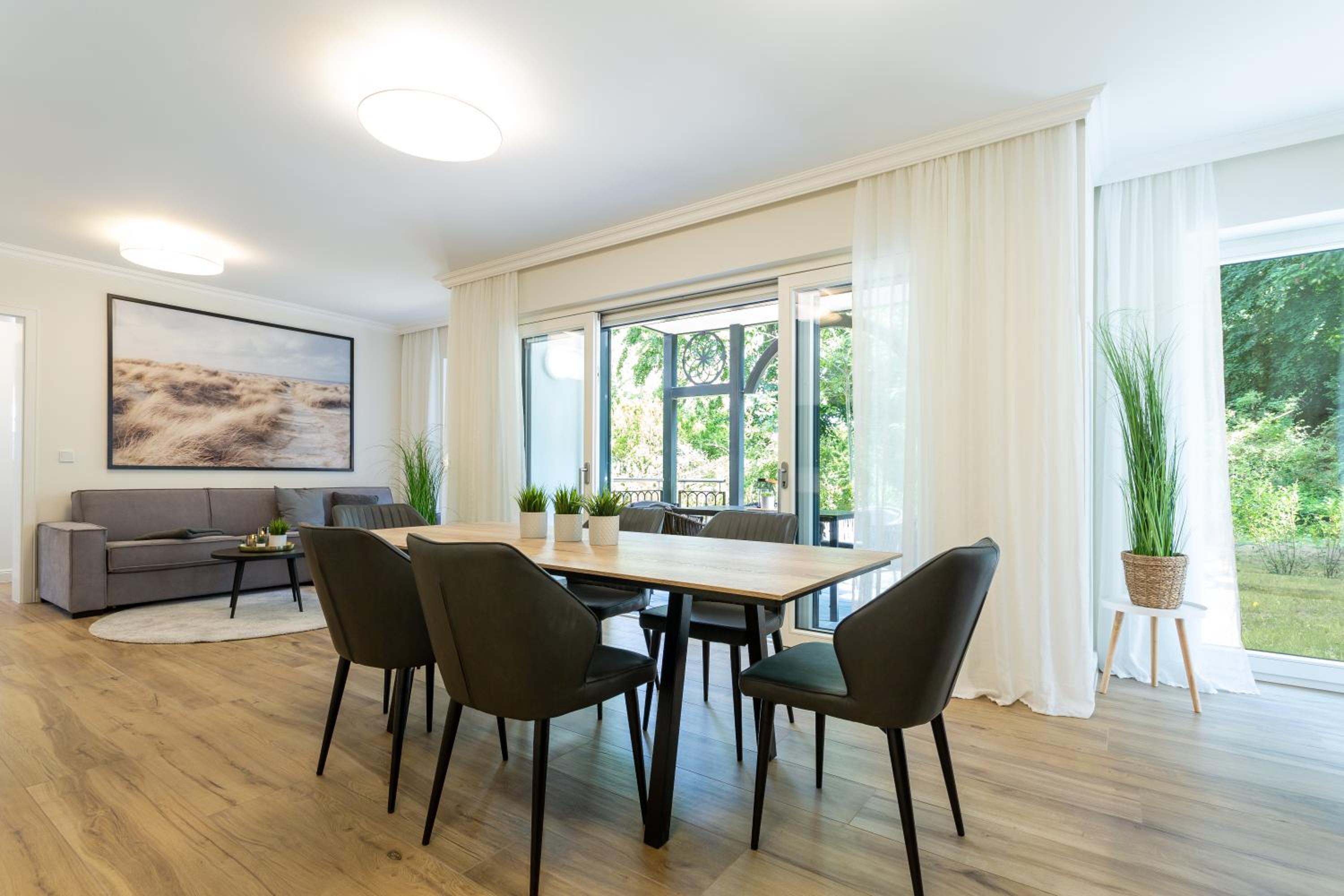 Villa Chloe Binz Appartements exklusiv in Top Lage mit Strandkorb am Strand