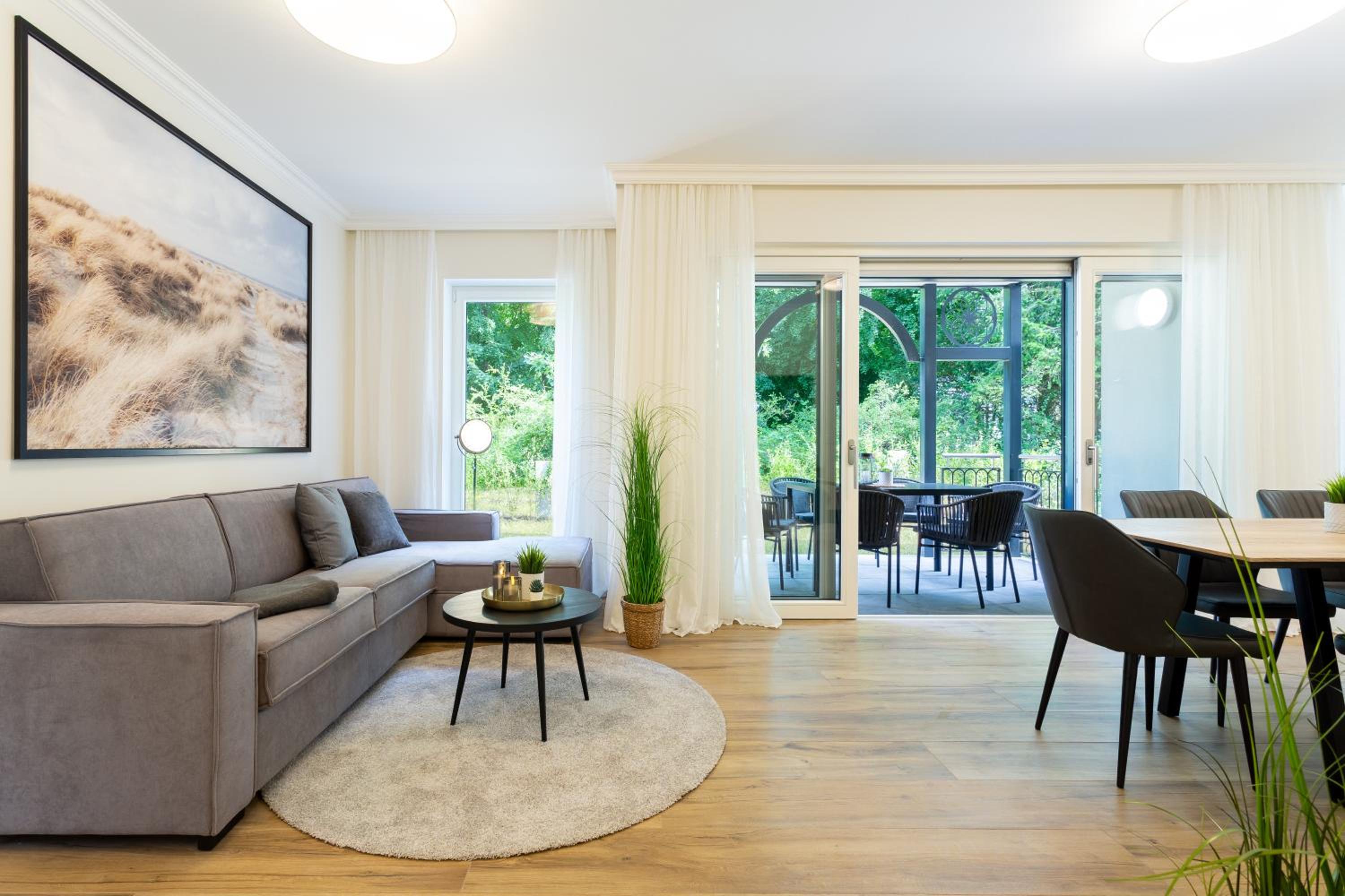 Villa Chloe Binz Appartements exklusiv in Top Lage mit Strandkorb am Strand