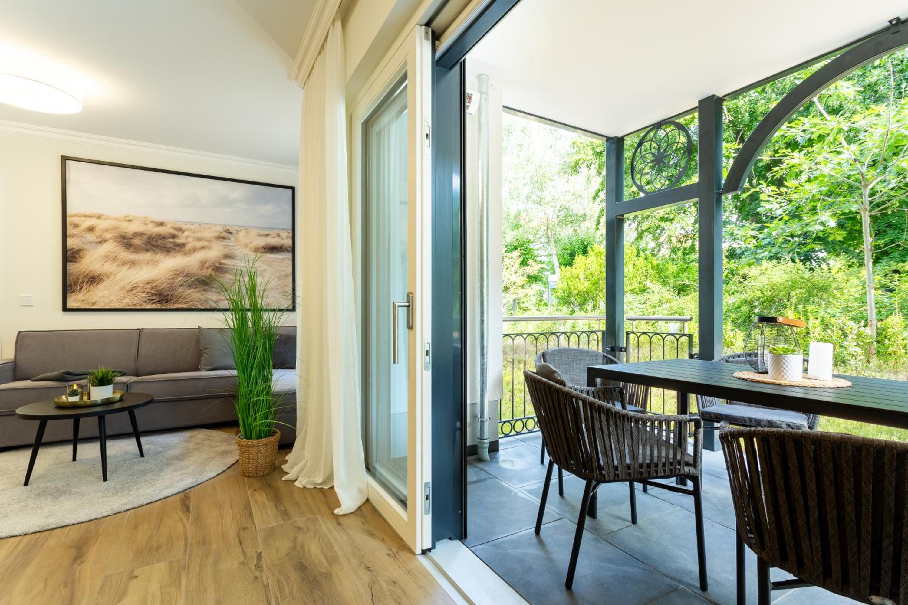 Villa Chloe Binz Appartements exklusiv in Top Lage mit Strandkorb am Strand