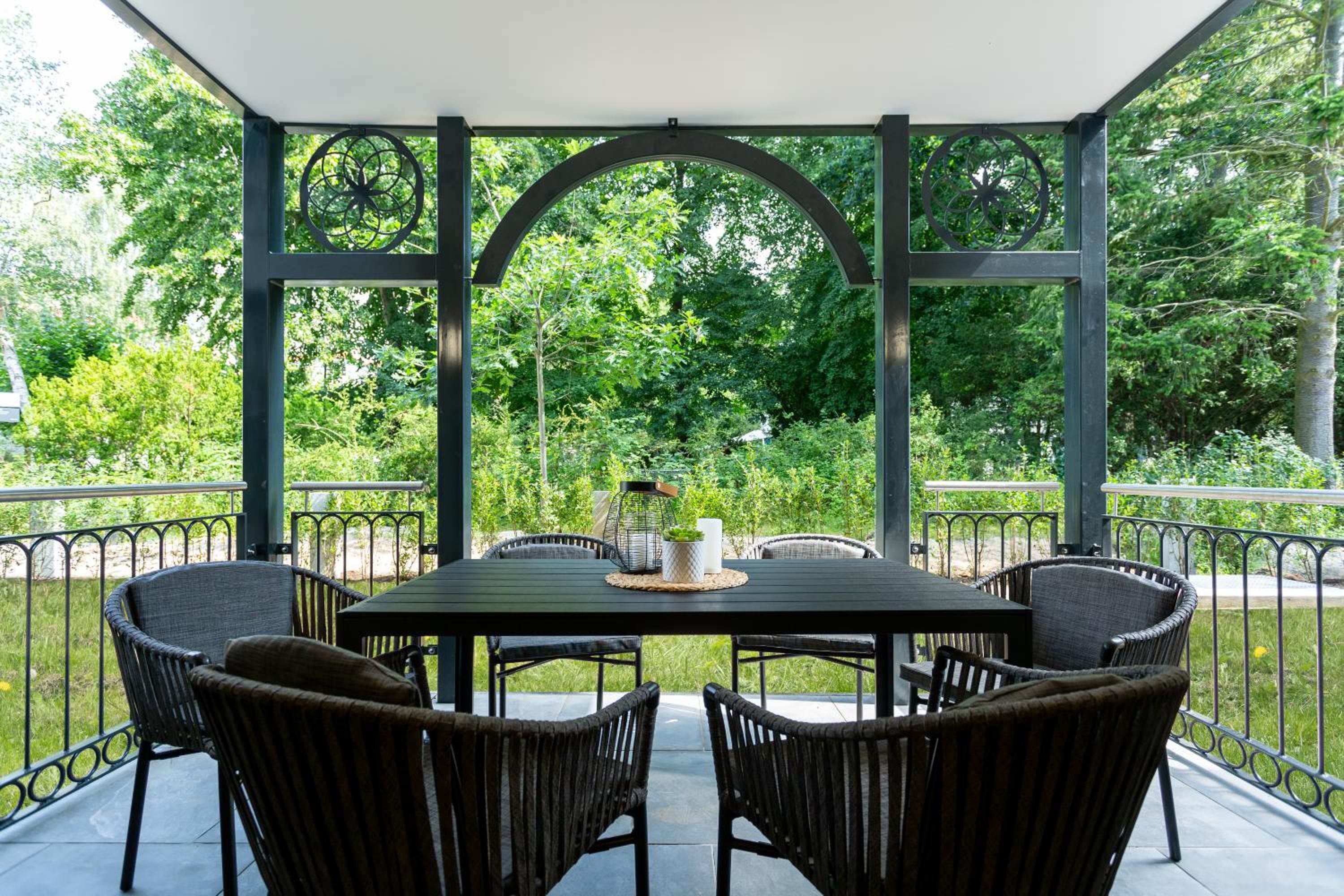 Villa Chloe Binz Appartements exklusiv in Top Lage mit Strandkorb am Strand