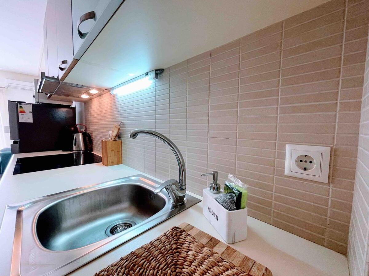 Annamaria Sea Side View Studio- 25m From The Beac