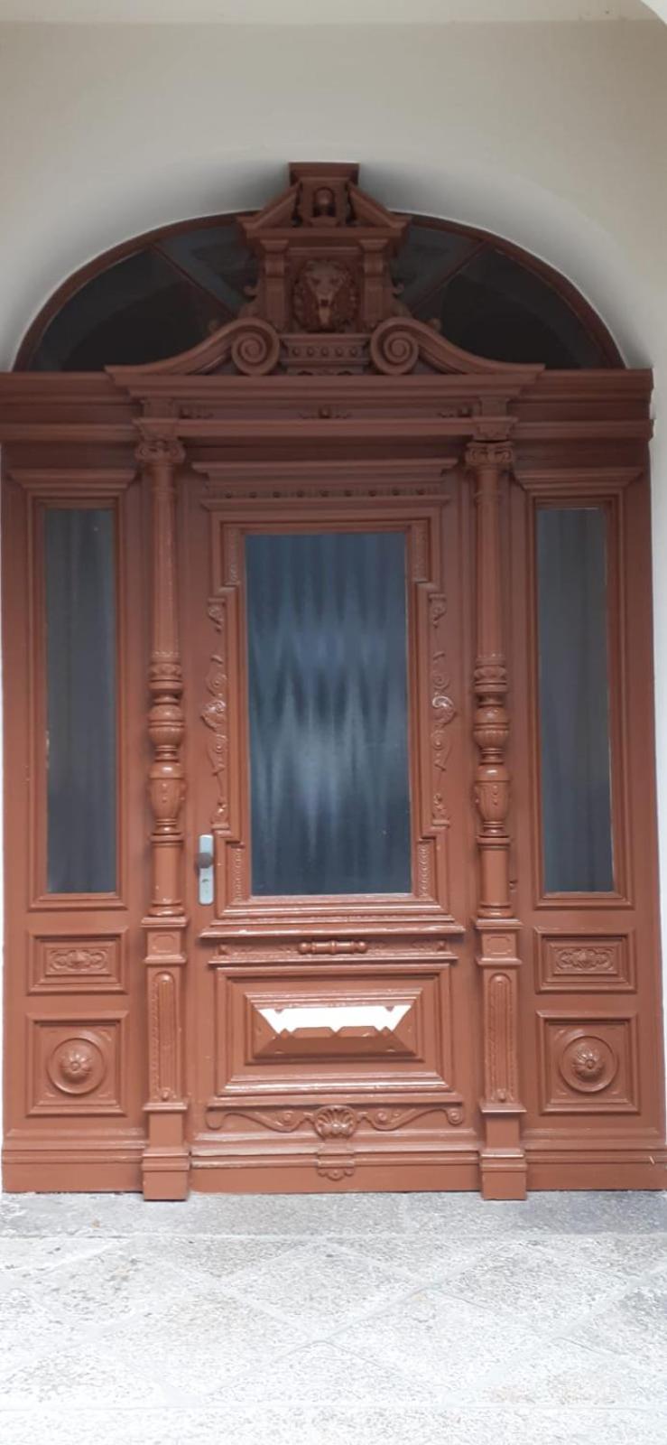 Enjoy Goerlitz Augustastrasse Parkplatz und Balkon