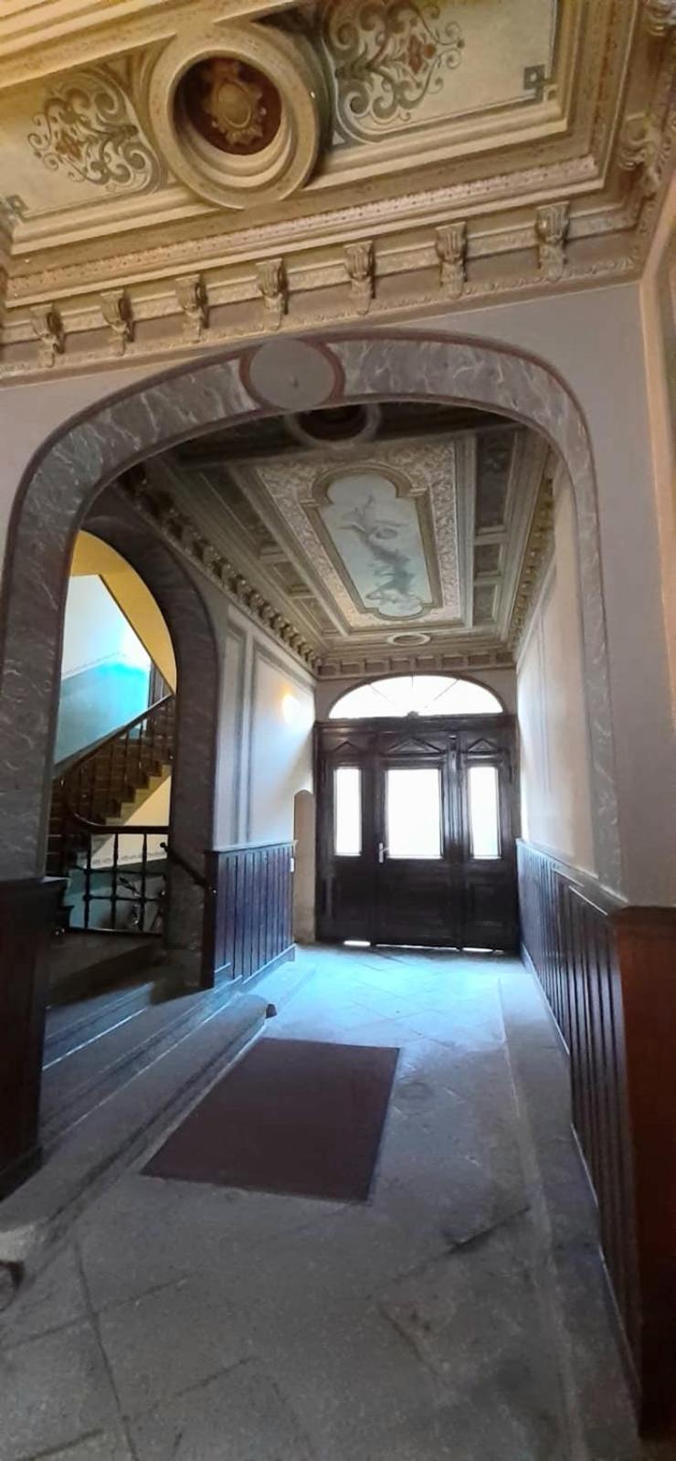 Enjoy Goerlitz Augustastrasse Parkplatz und Balkon