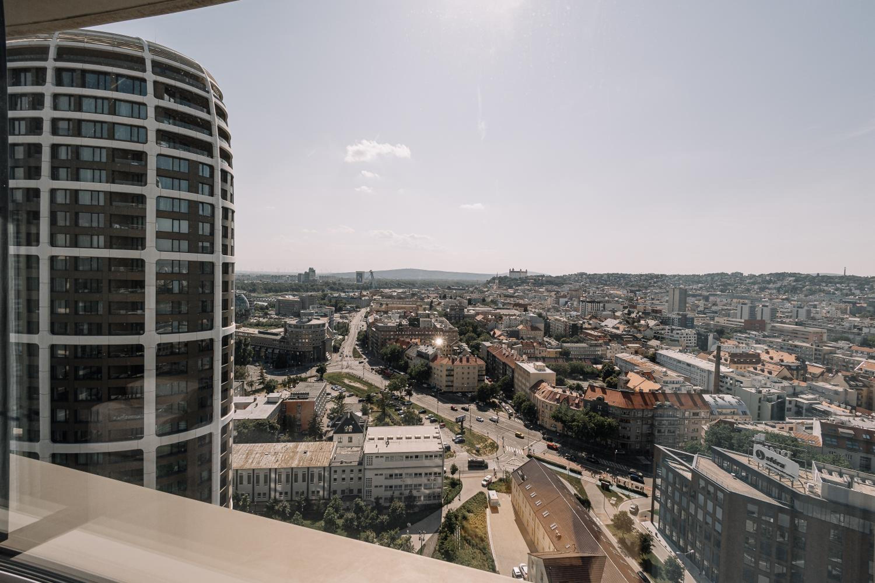SKAU Sky Park Blue by Zaha Hadid 21 floor 2 tower Panoramic View Free Parking view 2