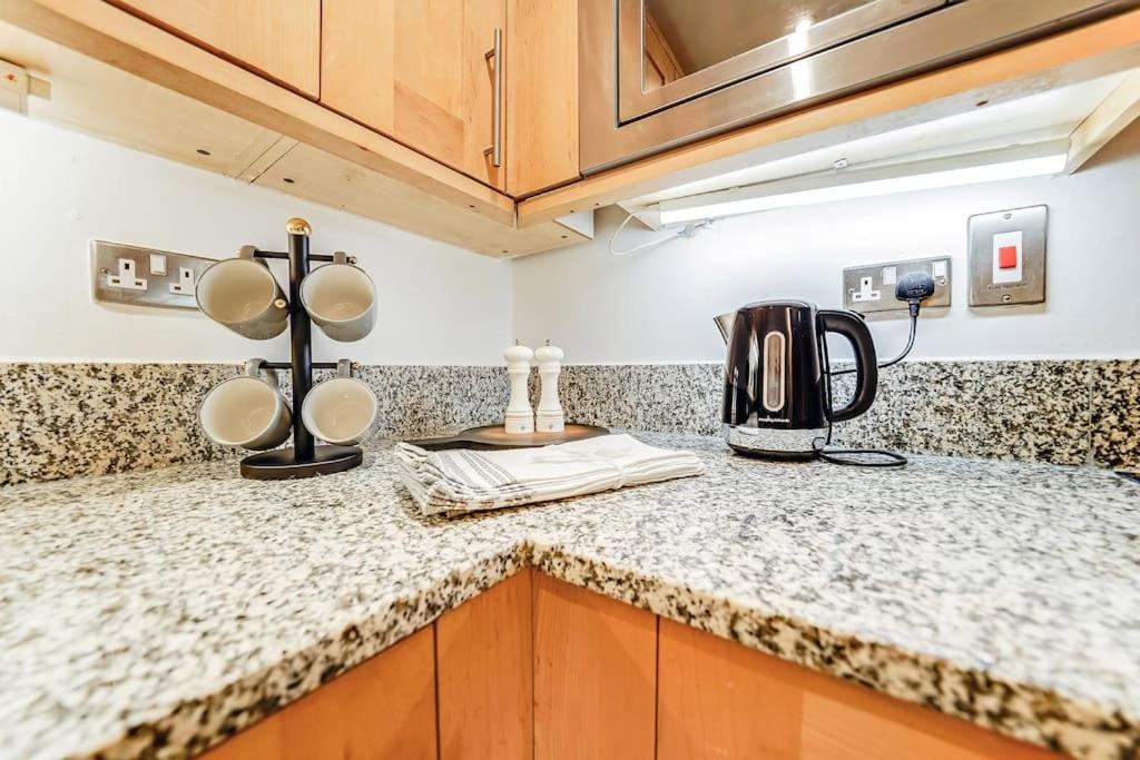 Spacious 1 Bedroom Apt near Marble Arch