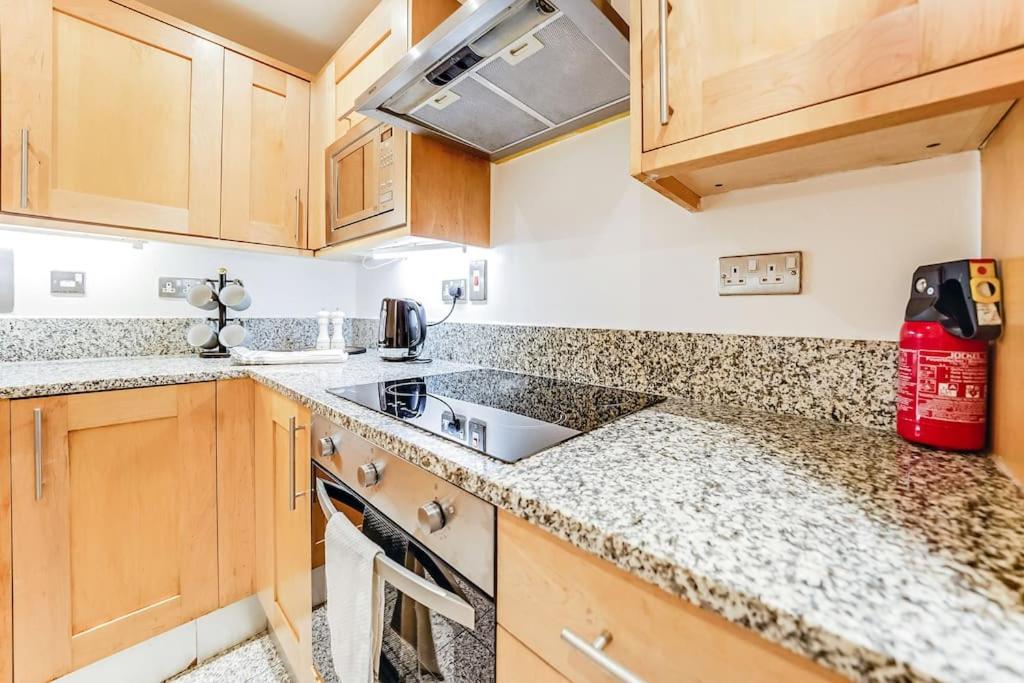 Spacious 1 Bedroom Apt near Marble Arch