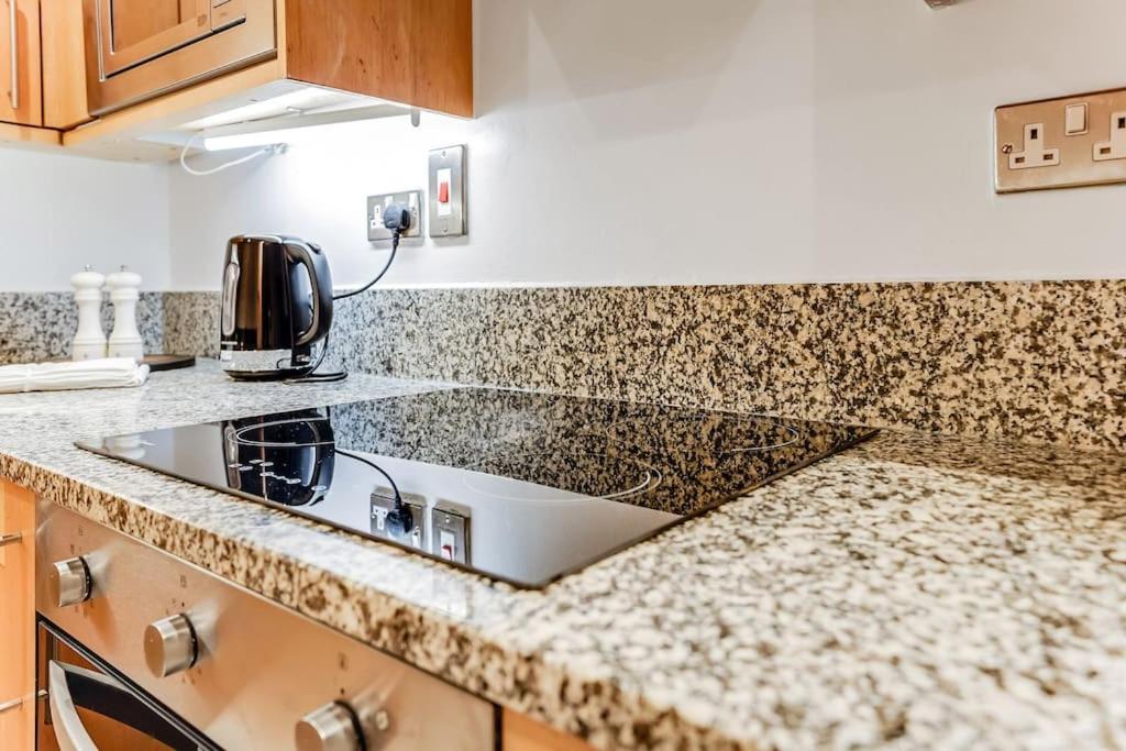 Spacious 1 Bedroom Apt near Marble Arch